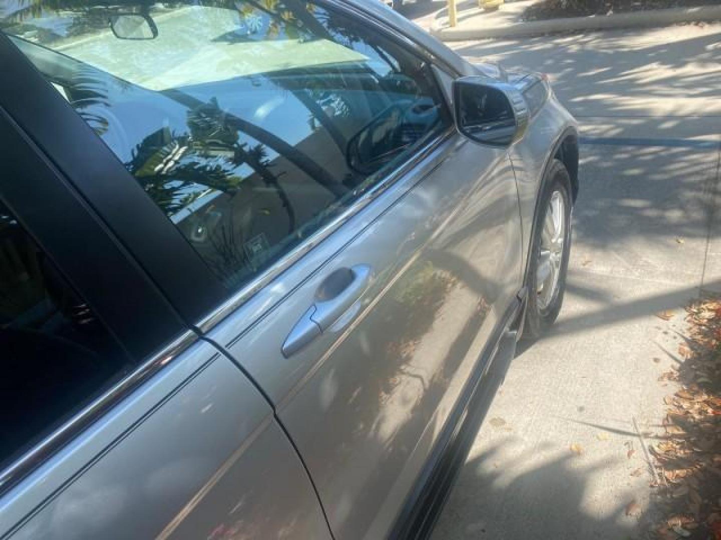 2011 Alabaster Silver Metallic /Gray Honda CR-V EX-L LOW MILES 27,869 (5J6RE3H79BL) with an 2.4L DOHC MPFI 16-Valve i-VTEC I4 Engine engine, Automatic transmission, located at 4701 North Dixie Hwy, Pompano Beach, FL, 33064, (954) 422-2889, 26.240938, -80.123474 - OUR WEBPAGE FLORIDACARS1.COM HAS OVER 100 PHOTOS AND FREE CARFAX LINK 2011 HONDA CR-V EX-L VIN: 5J6RE3H79BL009139 5 J 6 R E 3 H 7 9 B L 0 0 9 1 3 9 4 DOOR WAGON/SPORT UTILITY 2.4L I4 F DOHC 16V GASOLINE 28 MPG FRONT WHEEL DRIVE Top Features Alloy Wheels Running Boards Front Seat Heaters Satellite Ra - Photo#93