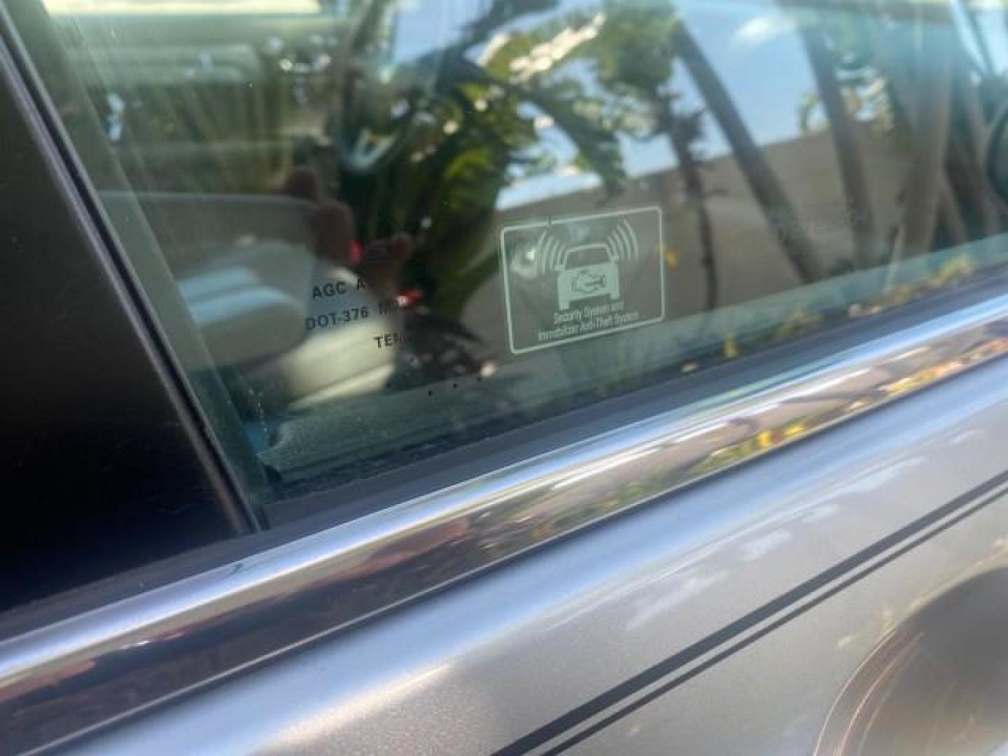 2011 Alabaster Silver Metallic /Gray Honda CR-V EX-L LOW MILES 27,869 (5J6RE3H79BL) with an 2.4L DOHC MPFI 16-Valve i-VTEC I4 Engine engine, Automatic transmission, located at 4701 North Dixie Hwy, Pompano Beach, FL, 33064, (954) 422-2889, 26.240938, -80.123474 - OUR WEBPAGE FLORIDACARS1.COM HAS OVER 100 PHOTOS AND FREE CARFAX LINK 2011 HONDA CR-V EX-L VIN: 5J6RE3H79BL009139 5 J 6 R E 3 H 7 9 B L 0 0 9 1 3 9 4 DOOR WAGON/SPORT UTILITY 2.4L I4 F DOHC 16V GASOLINE 28 MPG FRONT WHEEL DRIVE Top Features Alloy Wheels Running Boards Front Seat Heaters Satellite Ra - Photo#95