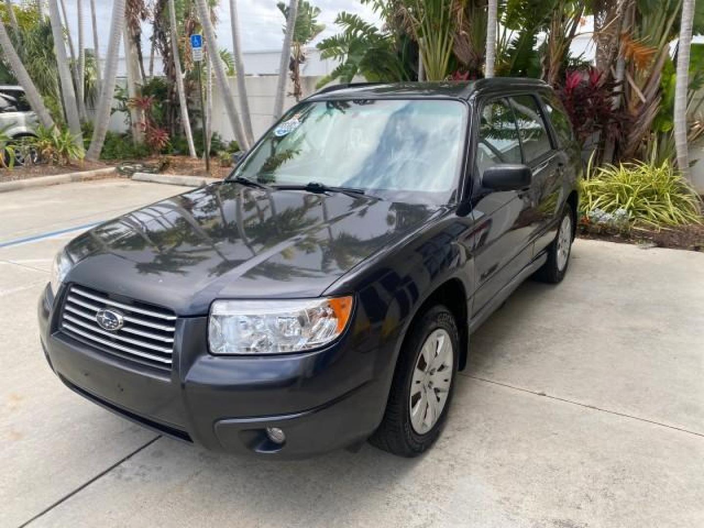 2008 Dark Gray Metallic /Graphite Gray Subaru Forester (Natl) X SW1 OWNER 39 SERVICES AWD (JF1SG63678H) with an 2.5L SOHC SMPI 16-Valve 4-Cyl Boxer Engine engine, Automatic transmission, located at 4701 North Dixie Hwy, Pompano Beach, FL, 33064, (954) 422-2889, 26.240938, -80.123474 - OUR WEBPAGE FLORIDACARS1.COM HAS OVER 100 PHOTOS AND FREE CARFAX LINK 2008 SUBARU FORESTER 2.5 X VIN: JF1SG63678H706067 J F 1 S G 6 3 6 7 8 H 7 0 6 0 6 7 4 DOOR WAGON/SPORT UTILITY 2.5L H4 F SOHC 16V GASOLINE 26 MPG ALL WHEEL DRIVE Highlighted Features ABS Brakes Automatic Transmission Power Locks R - Photo#3