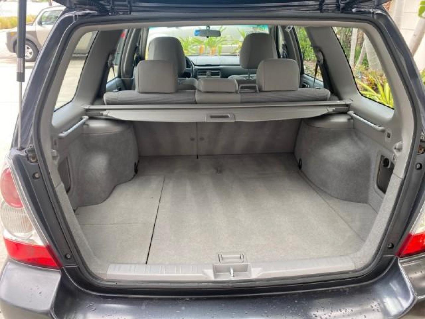 2008 Dark Gray Metallic /Graphite Gray Subaru Forester (Natl) X SW1 OWNER 39 SERVICES AWD (JF1SG63678H) with an 2.5L SOHC SMPI 16-Valve 4-Cyl Boxer Engine engine, Automatic transmission, located at 4701 North Dixie Hwy, Pompano Beach, FL, 33064, (954) 422-2889, 26.240938, -80.123474 - OUR WEBPAGE FLORIDACARS1.COM HAS OVER 100 PHOTOS AND FREE CARFAX LINK 2008 SUBARU FORESTER 2.5 X VIN: JF1SG63678H706067 J F 1 S G 6 3 6 7 8 H 7 0 6 0 6 7 4 DOOR WAGON/SPORT UTILITY 2.5L H4 F SOHC 16V GASOLINE 26 MPG ALL WHEEL DRIVE Highlighted Features ABS Brakes Automatic Transmission Power Locks R - Photo#68