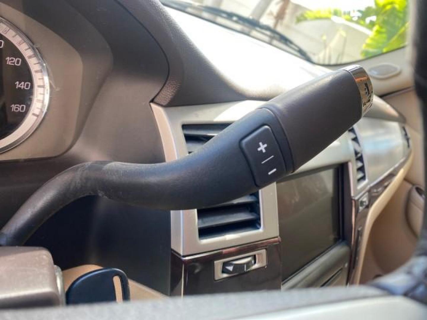 2010 White Diamond Tricoat /Cashmere/Cocoa Cadillac Escalade Premium AWD LOW MILES 63,265 FL (1GYUKCEF6AR) with an 6.2L Vortec 1000 V8 SFI E85 Engine engine, Automatic transmission, located at 4701 North Dixie Hwy, Pompano Beach, FL, 33064, (954) 422-2889, 26.240938, -80.123474 - OUR WEBPAGE FLORIDACARS1.COM HAS OVER 100 PHOTOS AND FREE CARFAX LINK 2010 CADILLAC ESCALADE PREMIUM $ 76,540 new ! VIN: 1GYUKCEF6AR287507 1 G Y U K C E F 6 A R 2 8 7 5 0 7 4 DOOR WAGON/SPORT UTILITY 6.2L V8 F OHV 16V FLEX FUEL ALL WHEEL DRIVE Top Features 20 Inch Plus Wheels Power Hatch/Deck Lid A/ - Photo#34
