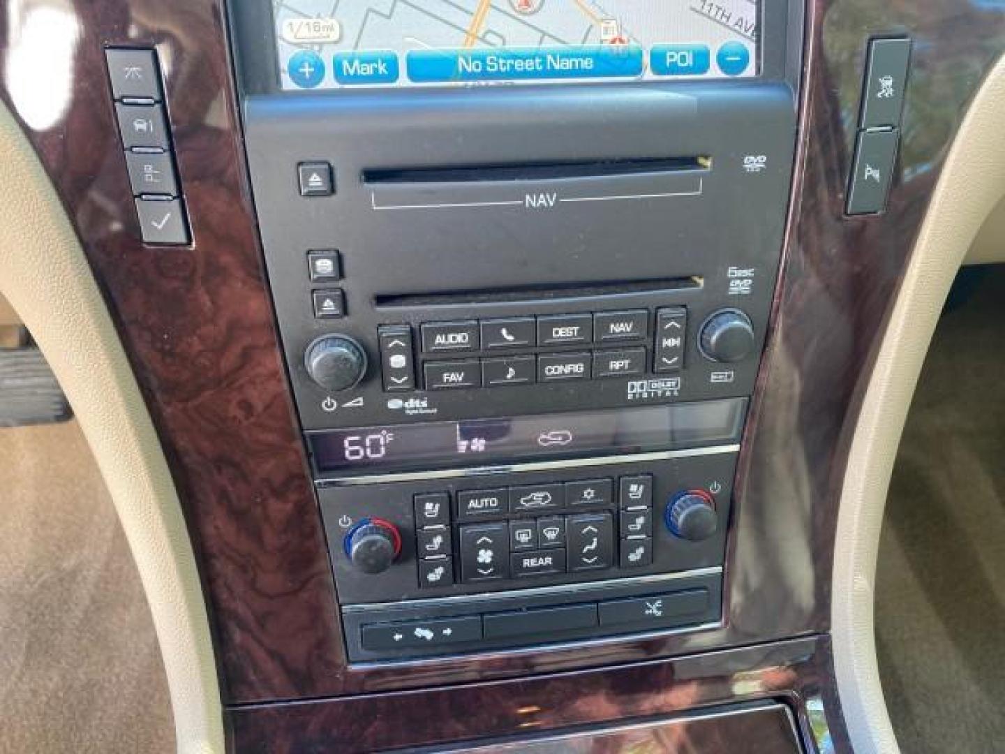 2010 White Diamond Tricoat /Cashmere/Cocoa Cadillac Escalade Premium AWD LOW MILES 63,265 FL (1GYUKCEF6AR) with an 6.2L Vortec 1000 V8 SFI E85 Engine engine, Automatic transmission, located at 4701 North Dixie Hwy, Pompano Beach, FL, 33064, (954) 422-2889, 26.240938, -80.123474 - OUR WEBPAGE FLORIDACARS1.COM HAS OVER 100 PHOTOS AND FREE CARFAX LINK 2010 CADILLAC ESCALADE PREMIUM $ 76,540 new ! VIN: 1GYUKCEF6AR287507 1 G Y U K C E F 6 A R 2 8 7 5 0 7 4 DOOR WAGON/SPORT UTILITY 6.2L V8 F OHV 16V FLEX FUEL ALL WHEEL DRIVE Top Features 20 Inch Plus Wheels Power Hatch/Deck Lid A/ - Photo#43
