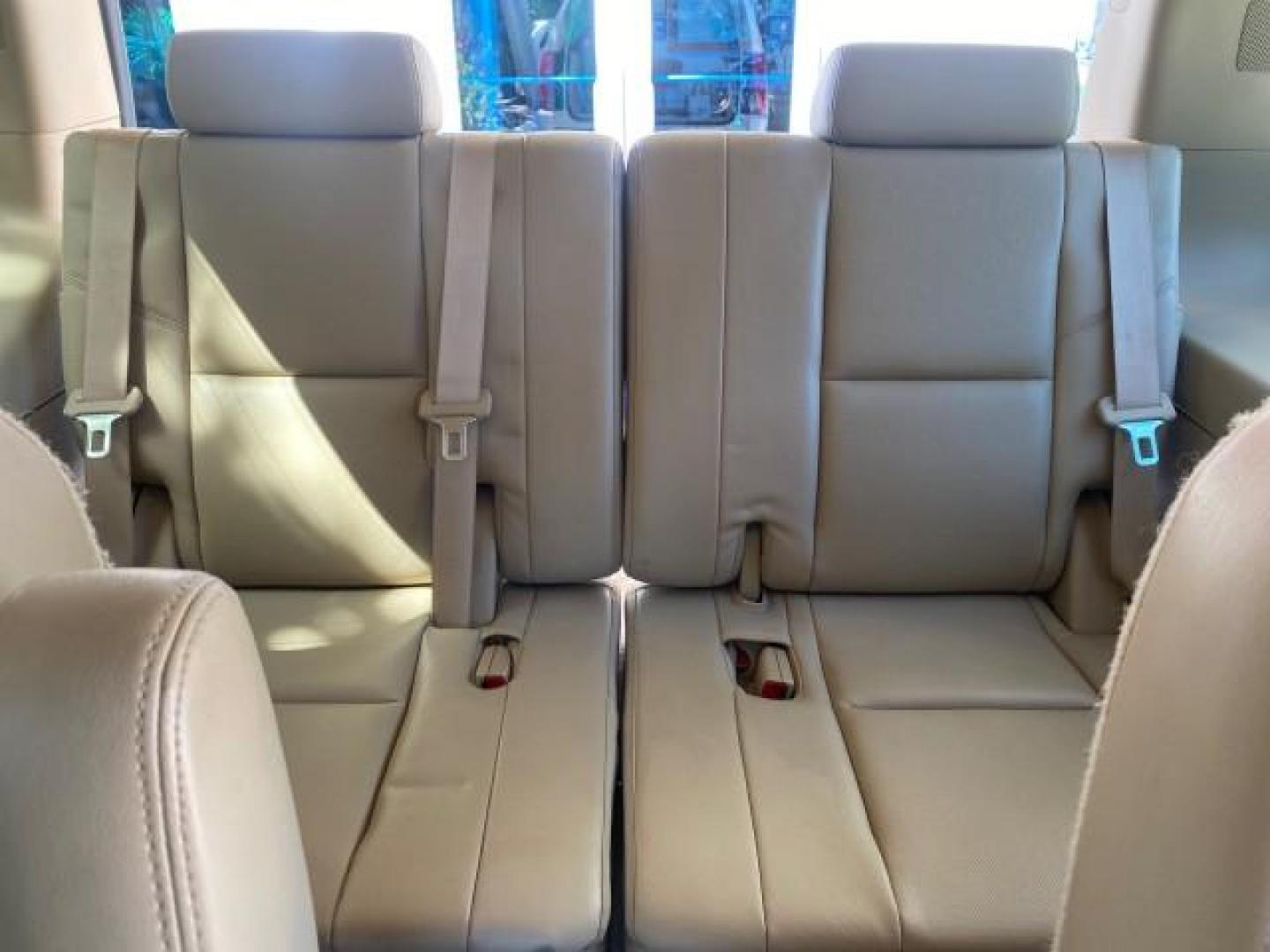 2010 White Diamond Tricoat /Cashmere/Cocoa Cadillac Escalade Premium AWD LOW MILES 63,265 FL (1GYUKCEF6AR) with an 6.2L Vortec 1000 V8 SFI E85 Engine engine, Automatic transmission, located at 4701 North Dixie Hwy, Pompano Beach, FL, 33064, (954) 422-2889, 26.240938, -80.123474 - OUR WEBPAGE FLORIDACARS1.COM HAS OVER 100 PHOTOS AND FREE CARFAX LINK 2010 CADILLAC ESCALADE PREMIUM $ 76,540 new ! VIN: 1GYUKCEF6AR287507 1 G Y U K C E F 6 A R 2 8 7 5 0 7 4 DOOR WAGON/SPORT UTILITY 6.2L V8 F OHV 16V FLEX FUEL ALL WHEEL DRIVE Top Features 20 Inch Plus Wheels Power Hatch/Deck Lid A/ - Photo#67