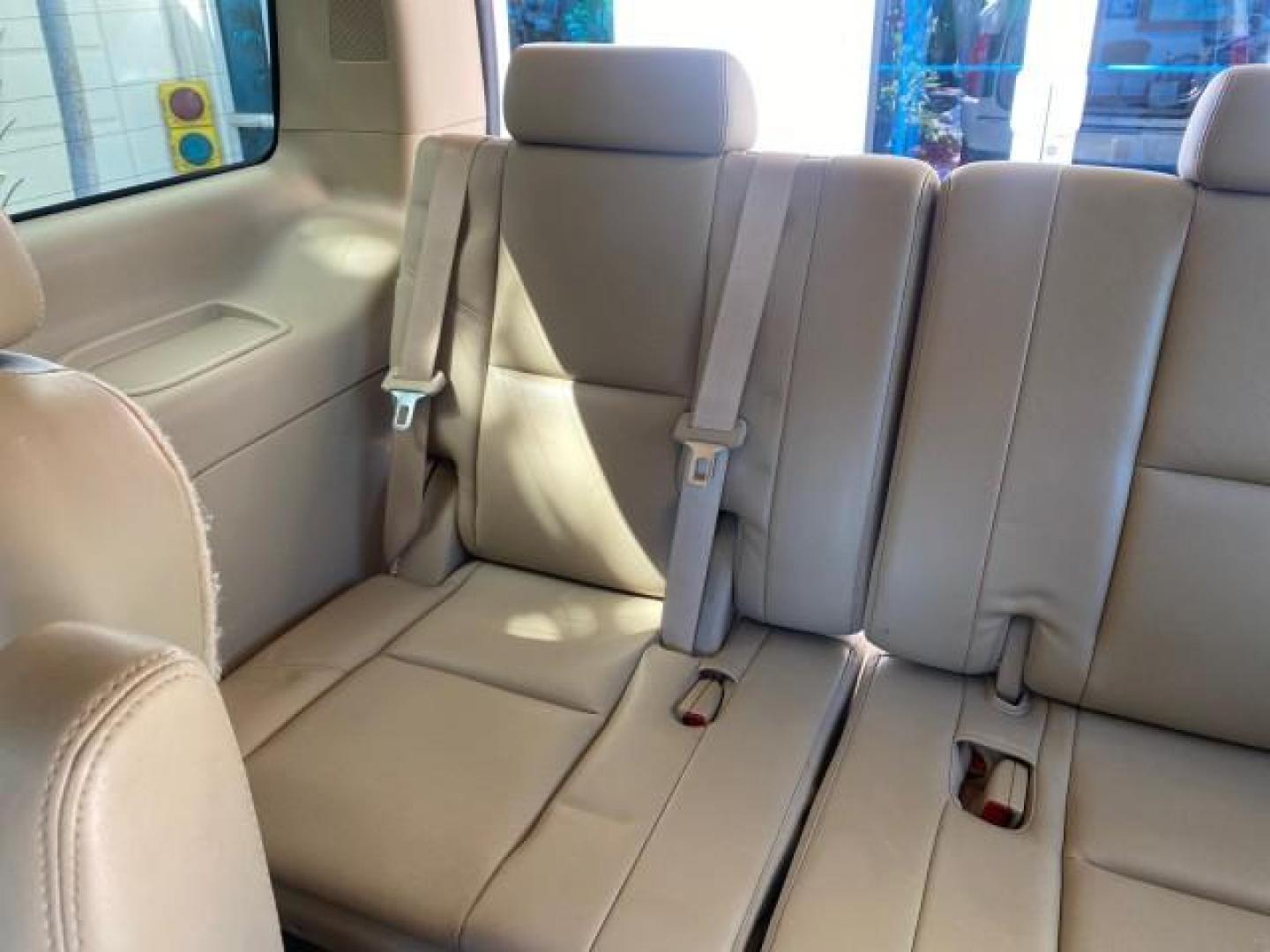 2010 White Diamond Tricoat /Cashmere/Cocoa Cadillac Escalade Premium AWD LOW MILES 63,265 FL (1GYUKCEF6AR) with an 6.2L Vortec 1000 V8 SFI E85 Engine engine, Automatic transmission, located at 4701 North Dixie Hwy, Pompano Beach, FL, 33064, (954) 422-2889, 26.240938, -80.123474 - OUR WEBPAGE FLORIDACARS1.COM HAS OVER 100 PHOTOS AND FREE CARFAX LINK 2010 CADILLAC ESCALADE PREMIUM $ 76,540 new ! VIN: 1GYUKCEF6AR287507 1 G Y U K C E F 6 A R 2 8 7 5 0 7 4 DOOR WAGON/SPORT UTILITY 6.2L V8 F OHV 16V FLEX FUEL ALL WHEEL DRIVE Top Features 20 Inch Plus Wheels Power Hatch/Deck Lid A/ - Photo#68