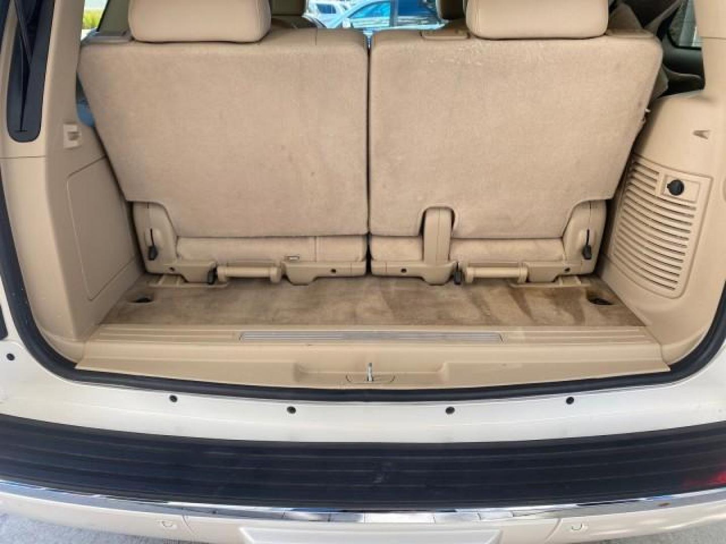 2010 White Diamond Tricoat /Cashmere/Cocoa Cadillac Escalade Premium AWD LOW MILES 63,265 FL (1GYUKCEF6AR) with an 6.2L Vortec 1000 V8 SFI E85 Engine engine, Automatic transmission, located at 4701 North Dixie Hwy, Pompano Beach, FL, 33064, (954) 422-2889, 26.240938, -80.123474 - OUR WEBPAGE FLORIDACARS1.COM HAS OVER 100 PHOTOS AND FREE CARFAX LINK 2010 CADILLAC ESCALADE PREMIUM $ 76,540 new ! VIN: 1GYUKCEF6AR287507 1 G Y U K C E F 6 A R 2 8 7 5 0 7 4 DOOR WAGON/SPORT UTILITY 6.2L V8 F OHV 16V FLEX FUEL ALL WHEEL DRIVE Top Features 20 Inch Plus Wheels Power Hatch/Deck Lid A/ - Photo#79