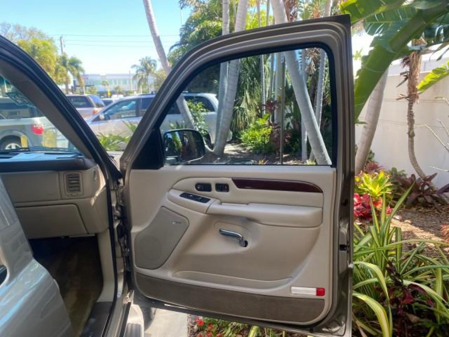 2002 Silver Sand /Shale Cadillac Escalade AWD I OWNER NO ACCIDENTS (1GYEK63N72R) with an 6.0L Vortec 1000 SFI V8 HO Engine engine, Automatic transmission, located at 4701 North Dixie Hwy, Pompano Beach, FL, 33064, (954) 422-2889, 26.240938, -80.123474 - OUR WEBPAGE FLORIDACARS1.COM HAS OVER 100 PHOTOS AND FREE CARFAX LINK 2002 CADILLAC ESCALADE VIN: 1GYEK63N72R215443 1 G Y E K 6 3 N 7 2 R 2 1 5 4 4 3 4 DOOR WAGON/SPORT UTILITY 6.0L V8 F GASOLINE ALL WHEEL DRIVE Top Features Alloy Wheels Running Boards Bed Liner Tow Hitch Cloth Seats Basic Features - Photo#11