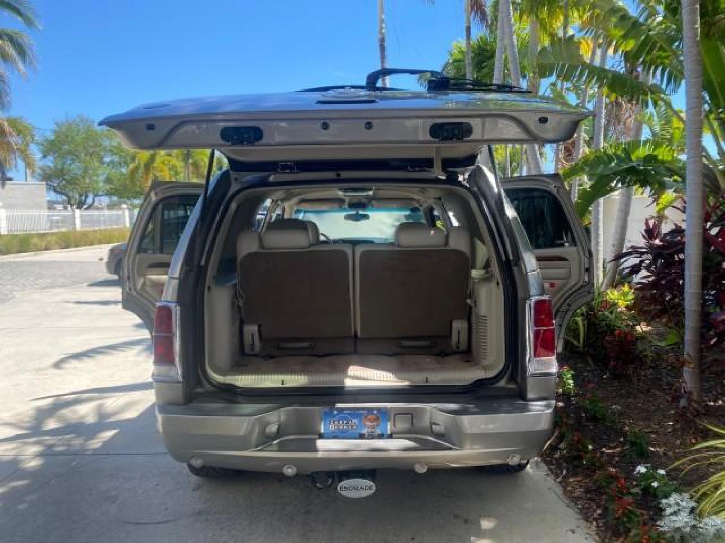 2002 Silver Sand /Shale Cadillac Escalade AWD I OWNER NO ACCIDENTS (1GYEK63N72R) with an 6.0L Vortec 1000 SFI V8 HO Engine engine, Automatic transmission, located at 4701 North Dixie Hwy, Pompano Beach, FL, 33064, (954) 422-2889, 26.240938, -80.123474 - OUR WEBPAGE FLORIDACARS1.COM HAS OVER 100 PHOTOS AND FREE CARFAX LINK 2002 CADILLAC ESCALADE VIN: 1GYEK63N72R215443 1 G Y E K 6 3 N 7 2 R 2 1 5 4 4 3 4 DOOR WAGON/SPORT UTILITY 6.0L V8 F GASOLINE ALL WHEEL DRIVE Top Features Alloy Wheels Running Boards Bed Liner Tow Hitch Cloth Seats Basic Features - Photo#15
