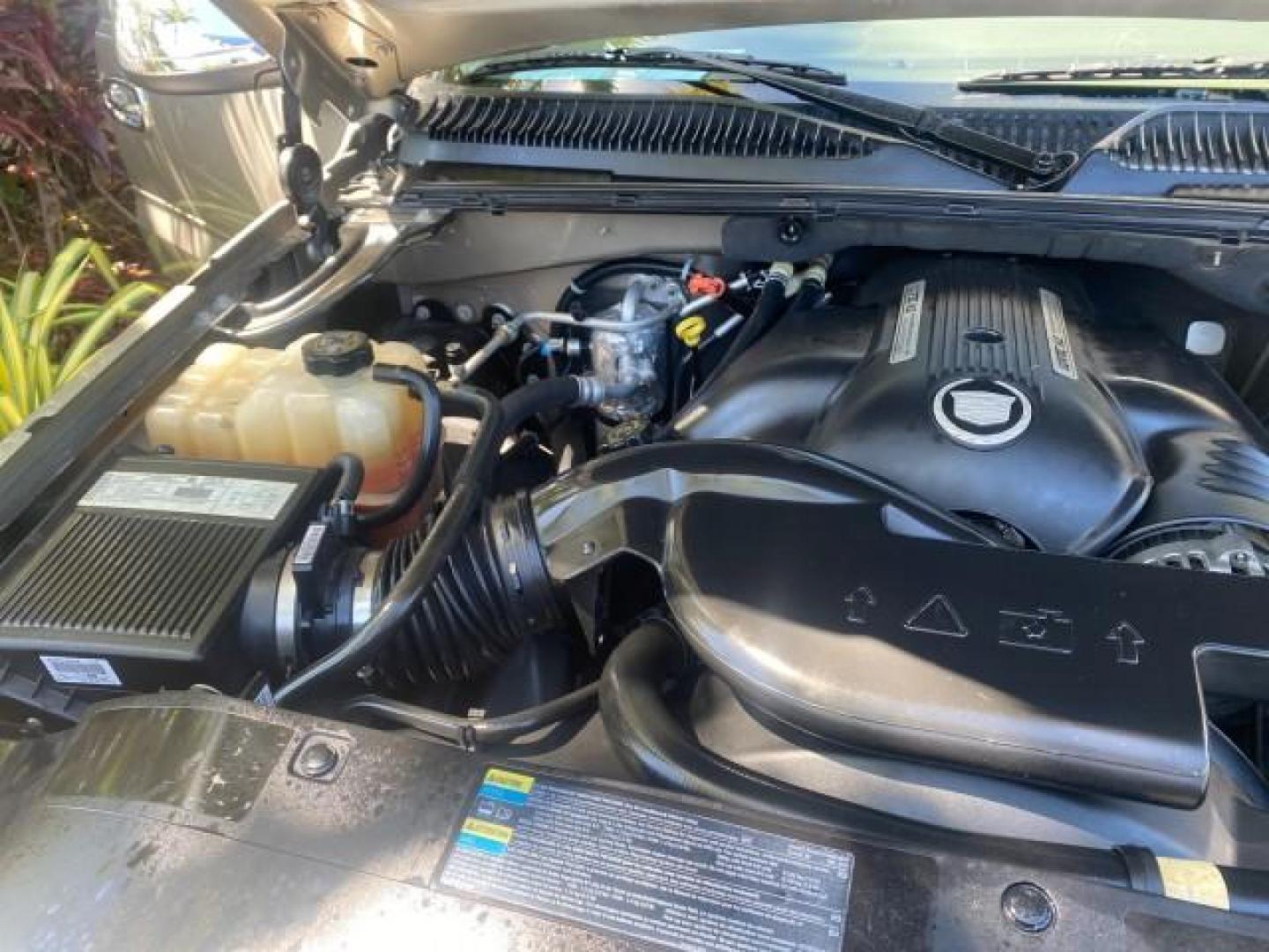 2002 Silver Sand /Shale Cadillac Escalade AWD I OWNER NO ACCIDENTS (1GYEK63N72R) with an 6.0L Vortec 1000 SFI V8 HO Engine engine, Automatic transmission, located at 4701 North Dixie Hwy, Pompano Beach, FL, 33064, (954) 422-2889, 26.240938, -80.123474 - OUR WEBPAGE FLORIDACARS1.COM HAS OVER 100 PHOTOS AND FREE CARFAX LINK 2002 CADILLAC ESCALADE VIN: 1GYEK63N72R215443 1 G Y E K 6 3 N 7 2 R 2 1 5 4 4 3 4 DOOR WAGON/SPORT UTILITY 6.0L V8 F GASOLINE ALL WHEEL DRIVE Top Features Alloy Wheels Running Boards Bed Liner Tow Hitch Cloth Seats Basic Features - Photo#24