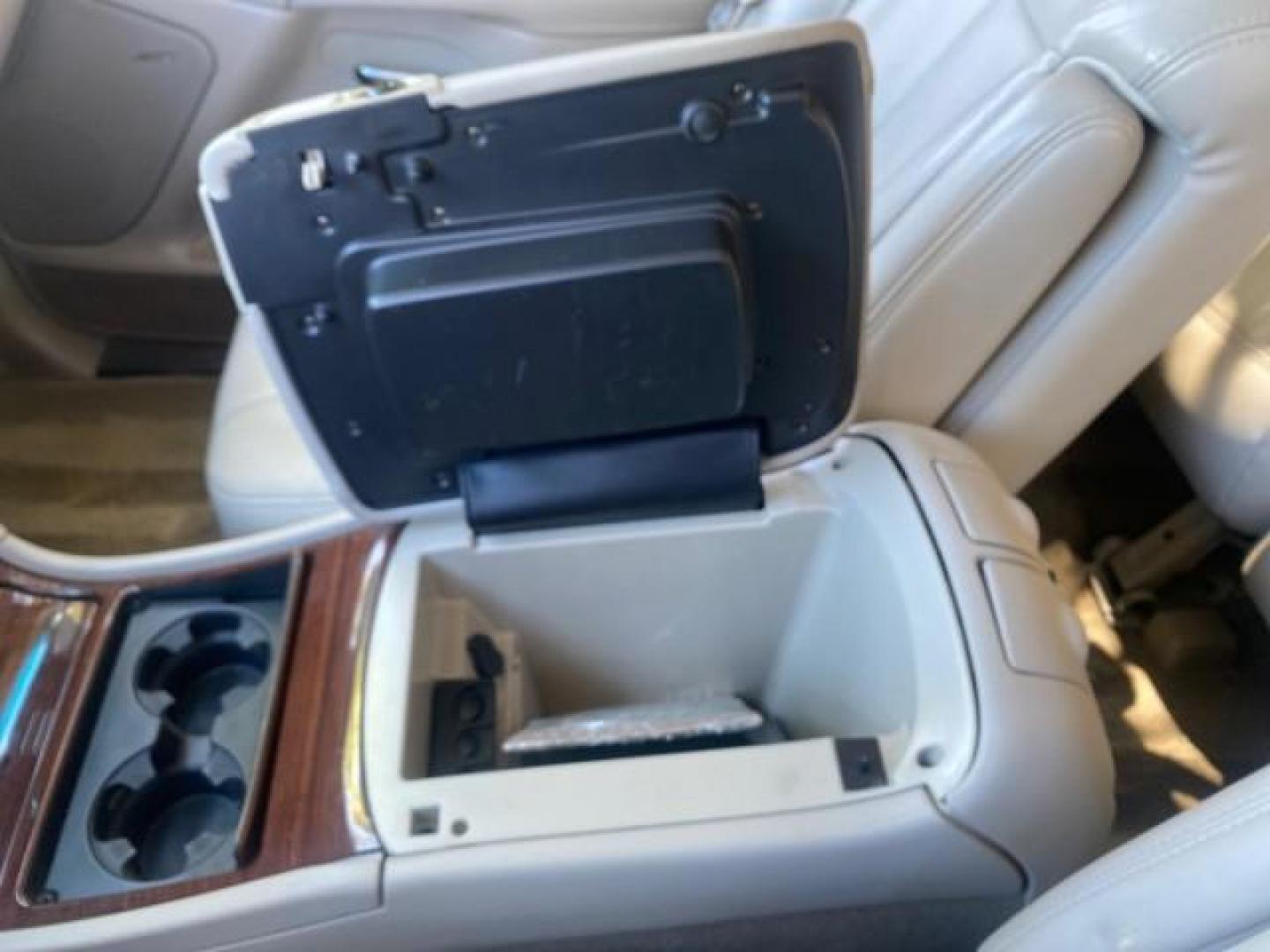 2002 Silver Sand /Shale Cadillac Escalade AWD I OWNER NO ACCIDENTS (1GYEK63N72R) with an 6.0L Vortec 1000 SFI V8 HO Engine engine, Automatic transmission, located at 4701 North Dixie Hwy, Pompano Beach, FL, 33064, (954) 422-2889, 26.240938, -80.123474 - OUR WEBPAGE FLORIDACARS1.COM HAS OVER 100 PHOTOS AND FREE CARFAX LINK 2002 CADILLAC ESCALADE VIN: 1GYEK63N72R215443 1 G Y E K 6 3 N 7 2 R 2 1 5 4 4 3 4 DOOR WAGON/SPORT UTILITY 6.0L V8 F GASOLINE ALL WHEEL DRIVE Top Features Alloy Wheels Running Boards Bed Liner Tow Hitch Cloth Seats Basic Features - Photo#50