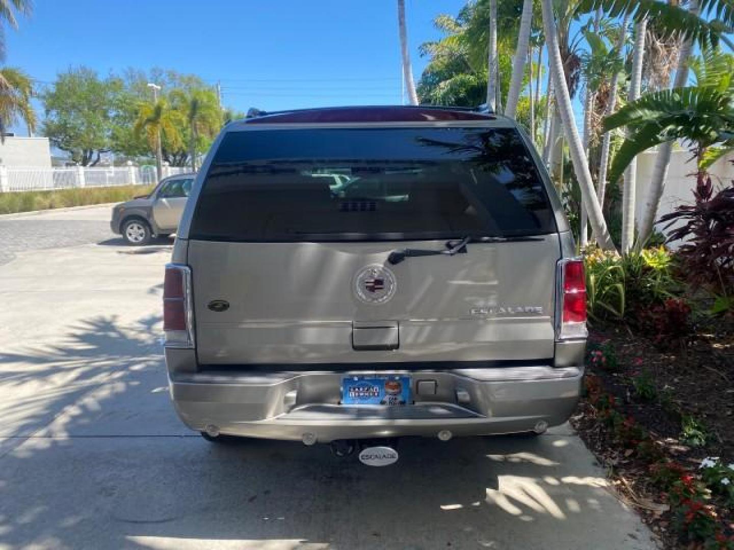 2002 Silver Sand /Shale Cadillac Escalade AWD I OWNER NO ACCIDENTS (1GYEK63N72R) with an 6.0L Vortec 1000 SFI V8 HO Engine engine, Automatic transmission, located at 4701 North Dixie Hwy, Pompano Beach, FL, 33064, (954) 422-2889, 26.240938, -80.123474 - OUR WEBPAGE FLORIDACARS1.COM HAS OVER 100 PHOTOS AND FREE CARFAX LINK 2002 CADILLAC ESCALADE VIN: 1GYEK63N72R215443 1 G Y E K 6 3 N 7 2 R 2 1 5 4 4 3 4 DOOR WAGON/SPORT UTILITY 6.0L V8 F GASOLINE ALL WHEEL DRIVE Top Features Alloy Wheels Running Boards Bed Liner Tow Hitch Cloth Seats Basic Features - Photo#6