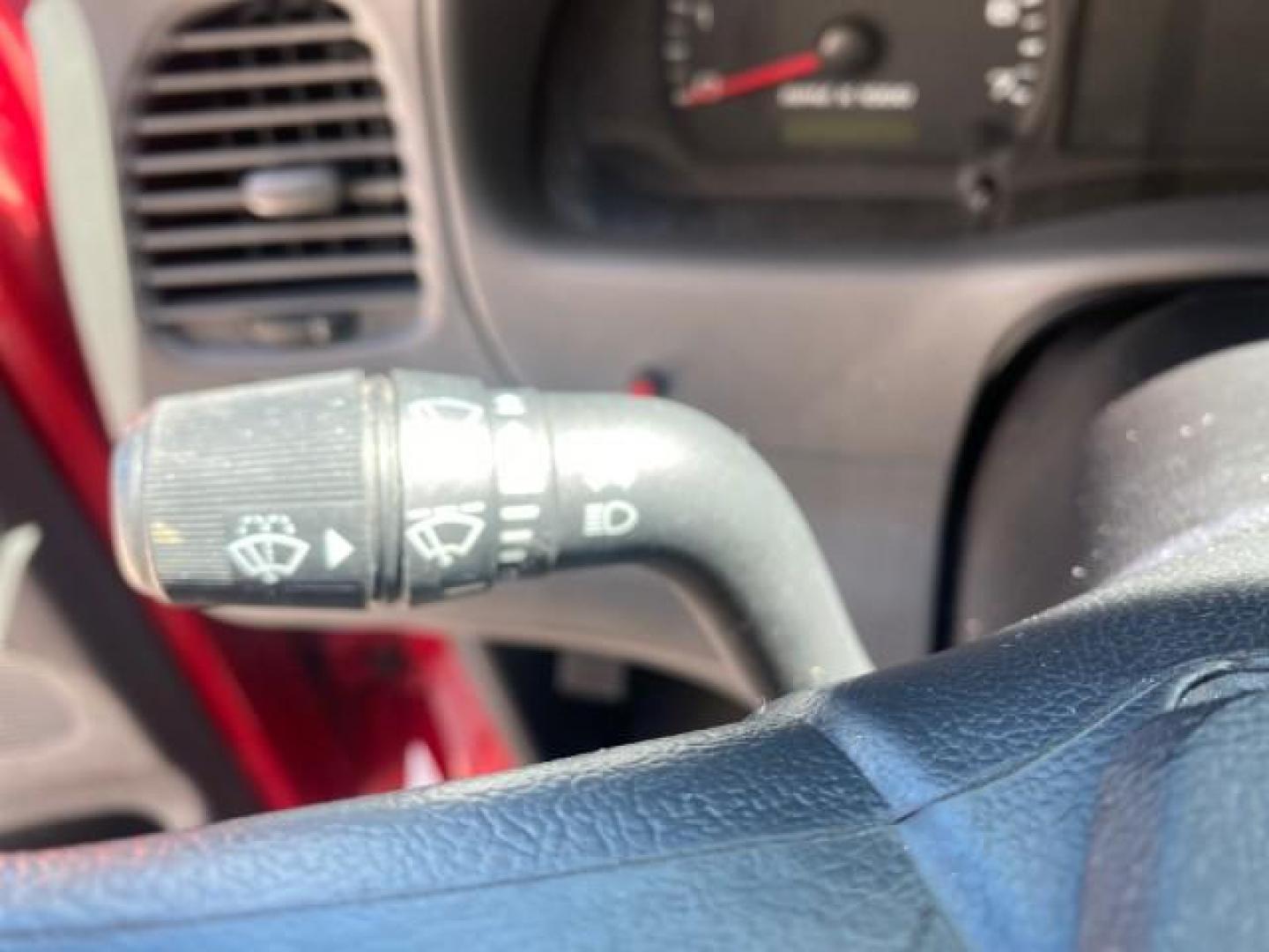 2005 Bright Red /Medium Dk Flint Ford Ranger XLT X CAB LOW MILES 55,254 (1FTZR14U75P) with an 3.0L MPFI V6 Engine engine, Automatic transmission, located at 4701 North Dixie Hwy, Pompano Beach, FL, 33064, (954) 422-2889, 26.240938, -80.123474 - OUR WEBPAGE FLORIDACARS1.COM HAS OVER 100 PHOTOS AND FREE CARFAX LINK 2005 FORD RANGER XLT XCAB VIN: 1FTZR14U75PA45984 1 F T Z R 1 4 U 7 5 P A 4 5 9 8 4 CLUB CAB PICKUP 3.0L V6 F 12V GASOLINE TOW PKG UPGRADED STEREO SYSTEM AND MORE REAR WHEEL DRIVE Top Features Alloy Wheels Running Boards Bed Liner - Photo#32