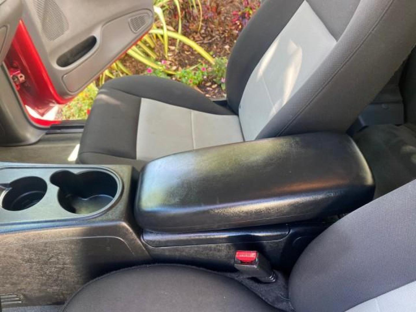 2005 Bright Red /Medium Dk Flint Ford Ranger XLT X CAB LOW MILES 55,254 (1FTZR14U75P) with an 3.0L MPFI V6 Engine engine, Automatic transmission, located at 4701 North Dixie Hwy, Pompano Beach, FL, 33064, (954) 422-2889, 26.240938, -80.123474 - OUR WEBPAGE FLORIDACARS1.COM HAS OVER 100 PHOTOS AND FREE CARFAX LINK 2005 FORD RANGER XLT XCAB VIN: 1FTZR14U75PA45984 1 F T Z R 1 4 U 7 5 P A 4 5 9 8 4 CLUB CAB PICKUP 3.0L V6 F 12V GASOLINE TOW PKG UPGRADED STEREO SYSTEM AND MORE REAR WHEEL DRIVE Top Features Alloy Wheels Running Boards Bed Liner - Photo#41