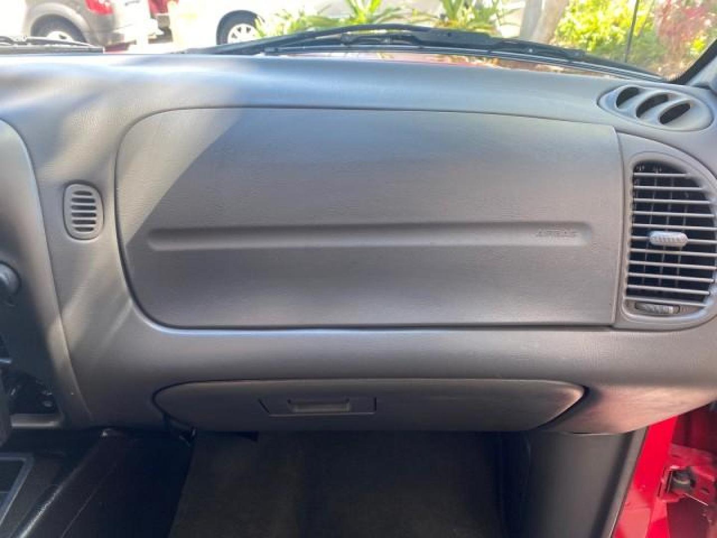 2005 Bright Red /Medium Dk Flint Ford Ranger XLT X CAB LOW MILES 55,254 (1FTZR14U75P) with an 3.0L MPFI V6 Engine engine, Automatic transmission, located at 4701 North Dixie Hwy, Pompano Beach, FL, 33064, (954) 422-2889, 26.240938, -80.123474 - OUR WEBPAGE FLORIDACARS1.COM HAS OVER 100 PHOTOS AND FREE CARFAX LINK 2005 FORD RANGER XLT XCAB VIN: 1FTZR14U75PA45984 1 F T Z R 1 4 U 7 5 P A 4 5 9 8 4 CLUB CAB PICKUP 3.0L V6 F 12V GASOLINE TOW PKG UPGRADED STEREO SYSTEM AND MORE REAR WHEEL DRIVE Top Features Alloy Wheels Running Boards Bed Liner - Photo#77