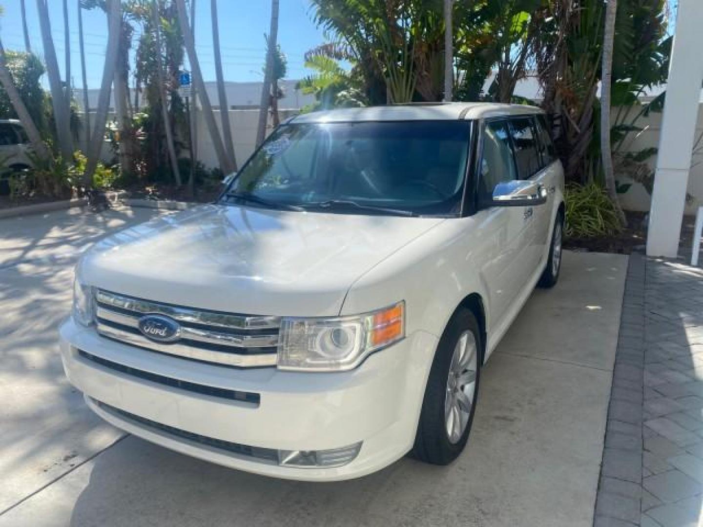 2009 White Suede /Medium Light Stone Ford Flex Limited LEATHER SUNROOF (2FMDK53C99B) with an 3.5L V6 Duratec Engine engine, Automatic transmission, located at 4701 North Dixie Hwy, Pompano Beach, FL, 33064, (954) 422-2889, 26.240938, -80.123474 - OUR WEBPAGE FLORIDACARS1.COM HAS OVER 100 PHOTOS AND FREE CARFAX LINK 2009 FORD FLEX VIN: 2FMDK53C99BA12573 4 DOOR LIMITED FWD 3.5L V6 DURATEC ENGINE GASOLINE FRONT WHEEL DRIVE Highlighted Features Bed Liner Cloth Seats ABS Brakes Automatic Transmission Power Locks AM/FM Stereo CD Audio Power Mirror - Photo#3