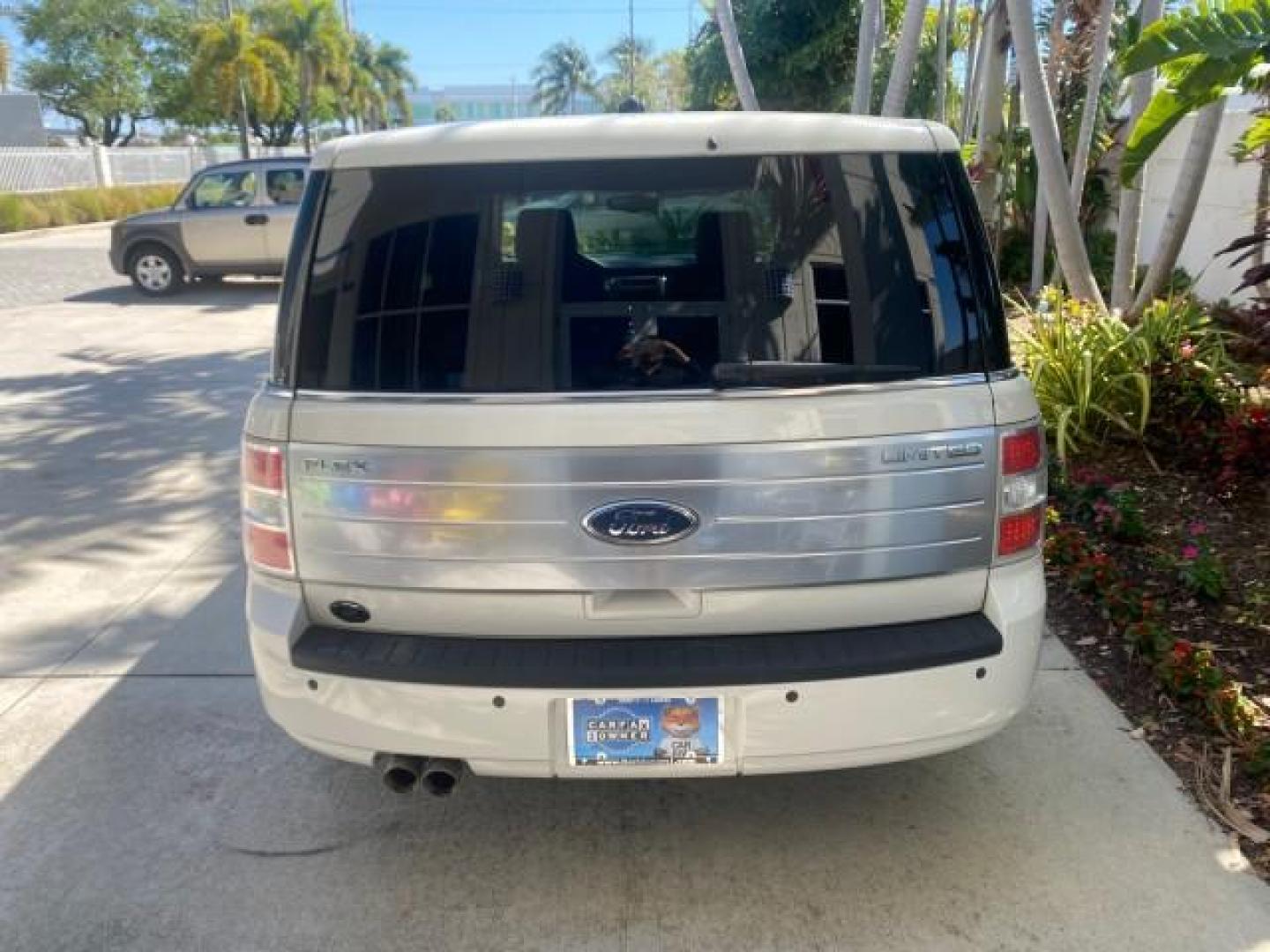 2009 White Suede /Medium Light Stone Ford Flex Limited LEATHER SUNROOF (2FMDK53C99B) with an 3.5L V6 Duratec Engine engine, Automatic transmission, located at 4701 North Dixie Hwy, Pompano Beach, FL, 33064, (954) 422-2889, 26.240938, -80.123474 - OUR WEBPAGE FLORIDACARS1.COM HAS OVER 100 PHOTOS AND FREE CARFAX LINK 2009 FORD FLEX VIN: 2FMDK53C99BA12573 4 DOOR LIMITED FWD 3.5L V6 DURATEC ENGINE GASOLINE FRONT WHEEL DRIVE Highlighted Features Bed Liner Cloth Seats ABS Brakes Automatic Transmission Power Locks AM/FM Stereo CD Audio Power Mirror - Photo#75