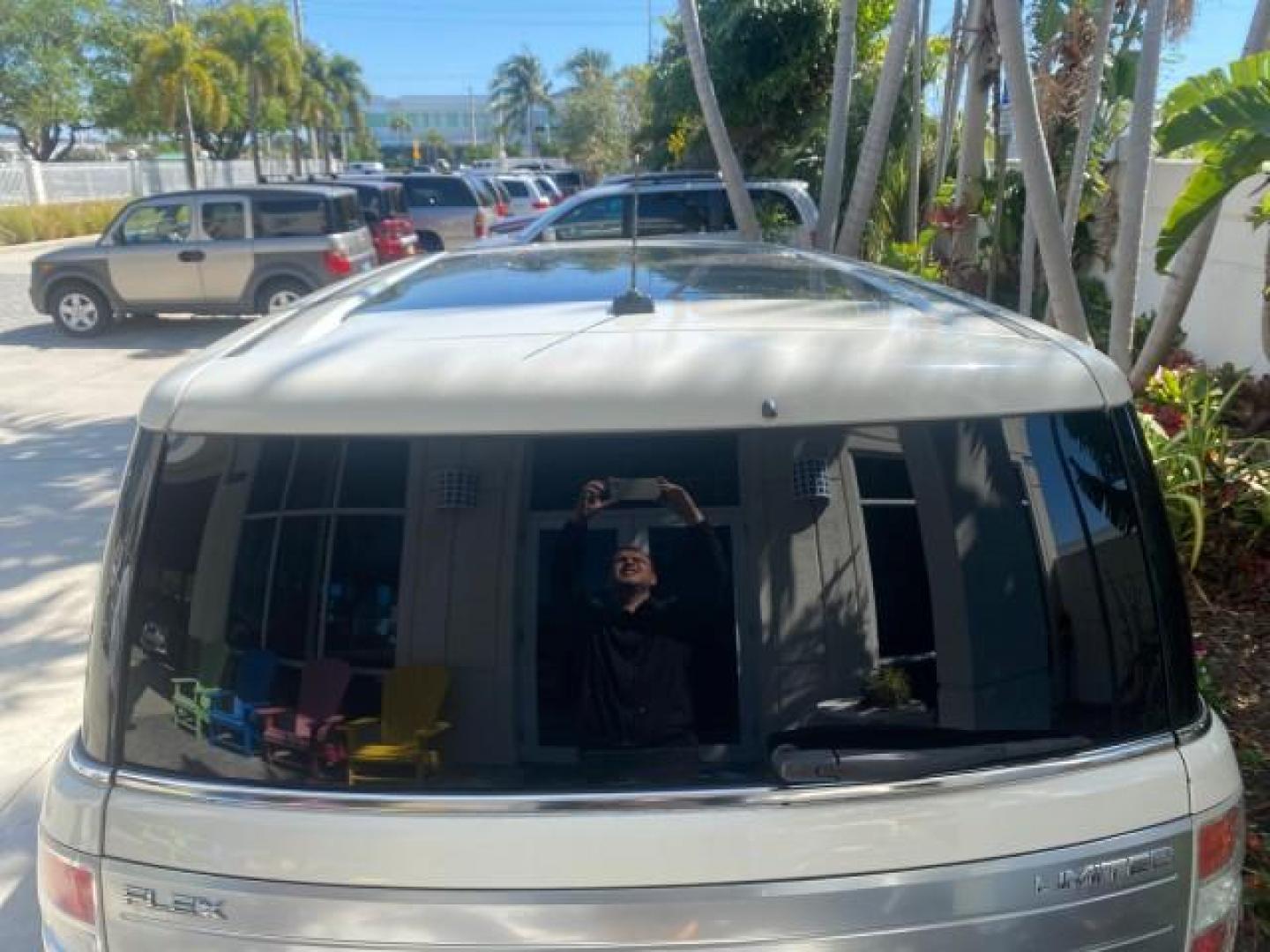 2009 White Suede /Medium Light Stone Ford Flex Limited LEATHER SUNROOF (2FMDK53C99B) with an 3.5L V6 Duratec Engine engine, Automatic transmission, located at 4701 North Dixie Hwy, Pompano Beach, FL, 33064, (954) 422-2889, 26.240938, -80.123474 - OUR WEBPAGE FLORIDACARS1.COM HAS OVER 100 PHOTOS AND FREE CARFAX LINK 2009 FORD FLEX VIN: 2FMDK53C99BA12573 4 DOOR LIMITED FWD 3.5L V6 DURATEC ENGINE GASOLINE FRONT WHEEL DRIVE Highlighted Features Bed Liner Cloth Seats ABS Brakes Automatic Transmission Power Locks AM/FM Stereo CD Audio Power Mirror - Photo#76