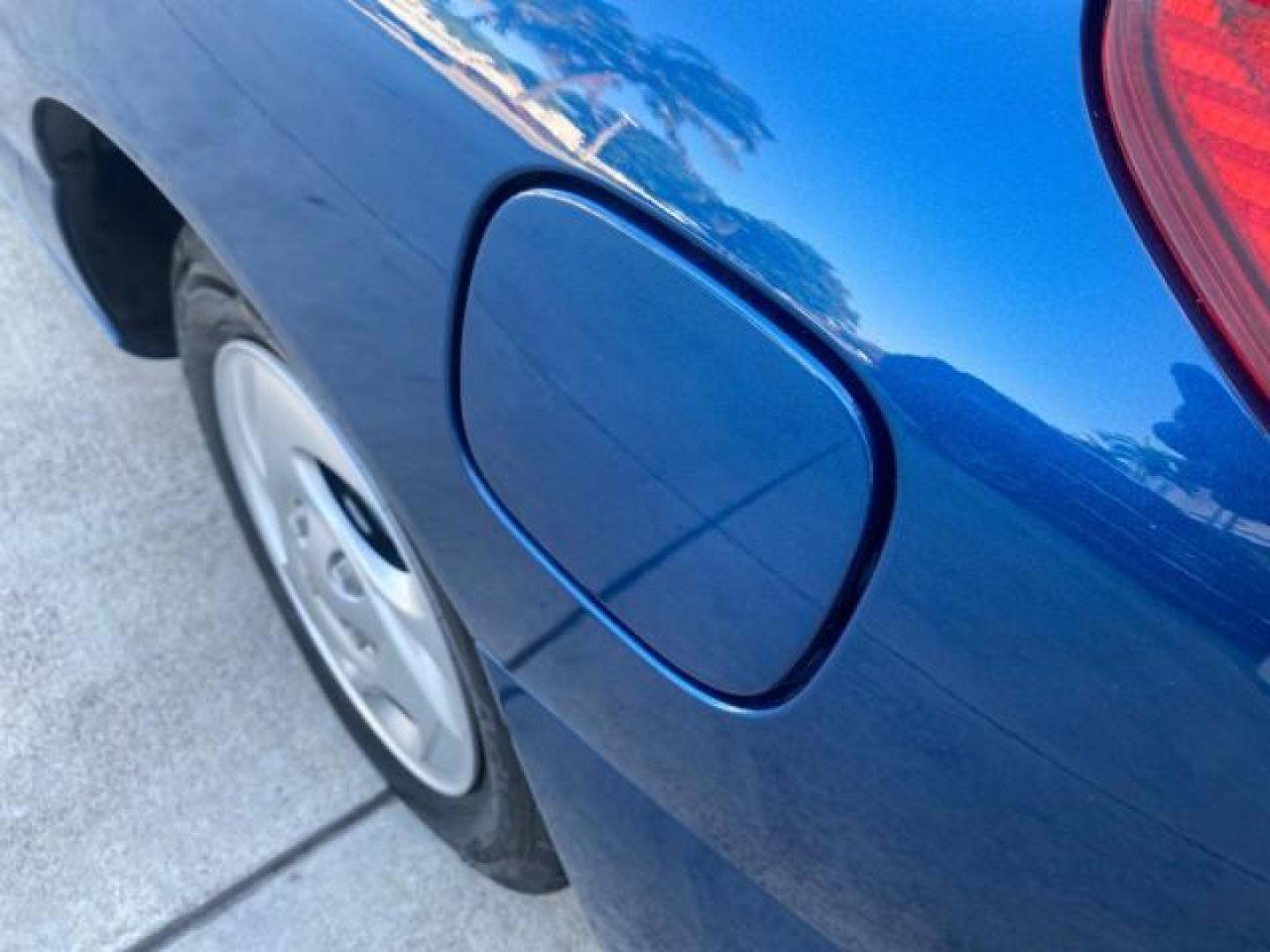 2001 Dark Blue /Grey Saturn SC 3dr COUPE LOW MILES 56,486 (1G8ZP128X1Z) with an 1.9L SOHC SPFI 8-Valve L4 Aluminum Engine engine, Automatic transmission, located at 4701 North Dixie Hwy, Pompano Beach, FL, 33064, (954) 422-2889, 26.240938, -80.123474 - OUR WEBPAGE FLORIDACARS1.COM HAS OVER 100 PHOTOS AND FREE CARFAX LINK 2001 SATURN S-SERIES SC1 VIN: 1G8ZP128X1Z255015 1 G 8 Z P 1 2 8 X 1 Z 2 5 5 0 1 5 COUPE 3 DR 1.9L I4 F SOHC GASOLINE FRONT WHEEL DRIVE Top Features Cloth Seats Leatherette and Cloth Basic Features AM/FM Stereo CD Audio Power Mir - Photo#91