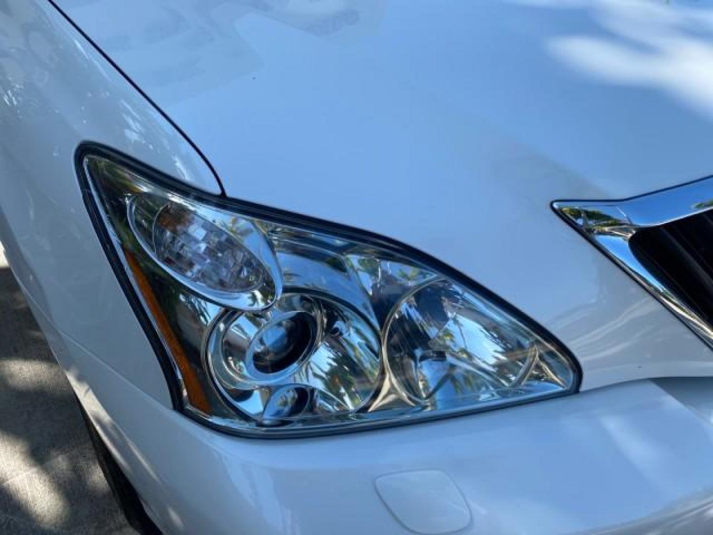 2008 Crystal White /Ivory Lexus RX 350 LUXERY 1 OWNER FL LOW MILES 48,341 (2T2GK31U68C) with an 3.5L DOHC SFI 24-Valve V6 Engine engine, Automatic transmission, located at 4701 North Dixie Hwy, Pompano Beach, FL, 33064, (954) 422-2889, 26.240938, -80.123474 - OUR WEBPAGE FLORIDACARS1.COM HAS OVER 100 PHOTOS AND FREE CARFAX LINK 2008 Lexus RX 350 1 OWNER FLORIDA SUNROOF $ 45,101 NEW ! 2008 LEXUS RX 350 VIN: 2T2GK31U68C046814 2 T 2 G K 3 1 U 6 8 C 0 4 6 8 1 4 4 DOOR WAGON/SPORT UTILITY 3.5L V6 F DOHC 24V GASOLINE FRONT WHEEL DRIVE Top Features Alloy Wheels - Photo#96