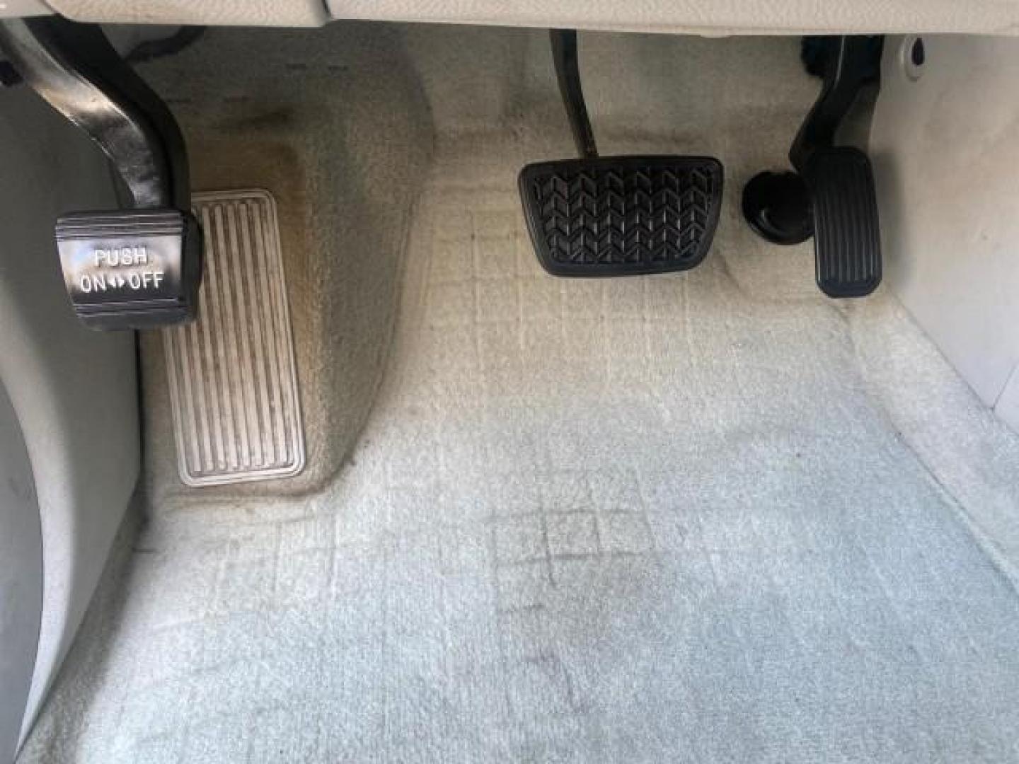 2008 Crystal White /Ivory Lexus RX 350 LUXERY 1 OWNER FL LOW MILES 48,341 (2T2GK31U68C) with an 3.5L DOHC SFI 24-Valve V6 Engine engine, Automatic transmission, located at 4701 North Dixie Hwy, Pompano Beach, FL, 33064, (954) 422-2889, 26.240938, -80.123474 - OUR WEBPAGE FLORIDACARS1.COM HAS OVER 100 PHOTOS AND FREE CARFAX LINK 2008 Lexus RX 350 1 OWNER FLORIDA SUNROOF $ 45,101 NEW ! 2008 LEXUS RX 350 VIN: 2T2GK31U68C046814 2 T 2 G K 3 1 U 6 8 C 0 4 6 8 1 4 4 DOOR WAGON/SPORT UTILITY 3.5L V6 F DOHC 24V GASOLINE FRONT WHEEL DRIVE Top Features Alloy Wheels - Photo#36