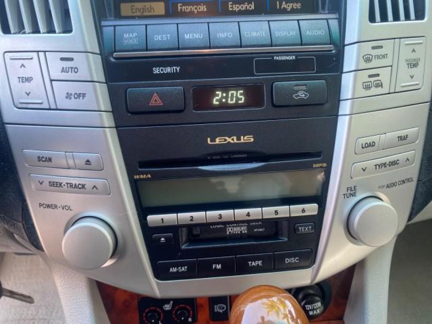 2008 Crystal White /Ivory Lexus RX 350 LUXERY 1 OWNER FL LOW MILES 48,341 (2T2GK31U68C) with an 3.5L DOHC SFI 24-Valve V6 Engine engine, Automatic transmission, located at 4701 North Dixie Hwy, Pompano Beach, FL, 33064, (954) 422-2889, 26.240938, -80.123474 - OUR WEBPAGE FLORIDACARS1.COM HAS OVER 100 PHOTOS AND FREE CARFAX LINK 2008 Lexus RX 350 1 OWNER FLORIDA SUNROOF $ 45,101 NEW ! 2008 LEXUS RX 350 VIN: 2T2GK31U68C046814 2 T 2 G K 3 1 U 6 8 C 0 4 6 8 1 4 4 DOOR WAGON/SPORT UTILITY 3.5L V6 F DOHC 24V GASOLINE FRONT WHEEL DRIVE Top Features Alloy Wheels - Photo#37