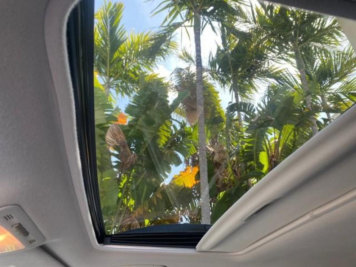 2008 Crystal White /Ivory Lexus RX 350 LUXERY 1 OWNER FL LOW MILES 48,341 (2T2GK31U68C) with an 3.5L DOHC SFI 24-Valve V6 Engine engine, Automatic transmission, located at 4701 North Dixie Hwy, Pompano Beach, FL, 33064, (954) 422-2889, 26.240938, -80.123474 - OUR WEBPAGE FLORIDACARS1.COM HAS OVER 100 PHOTOS AND FREE CARFAX LINK 2008 Lexus RX 350 1 OWNER FLORIDA SUNROOF $ 45,101 NEW ! 2008 LEXUS RX 350 VIN: 2T2GK31U68C046814 2 T 2 G K 3 1 U 6 8 C 0 4 6 8 1 4 4 DOOR WAGON/SPORT UTILITY 3.5L V6 F DOHC 24V GASOLINE FRONT WHEEL DRIVE Top Features Alloy Wheels - Photo#45