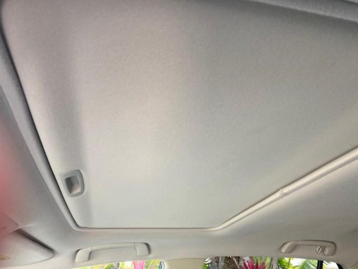 2008 Crystal White /Ivory Lexus RX 350 LUXERY 1 OWNER FL LOW MILES 48,341 (2T2GK31U68C) with an 3.5L DOHC SFI 24-Valve V6 Engine engine, Automatic transmission, located at 4701 North Dixie Hwy, Pompano Beach, FL, 33064, (954) 422-2889, 26.240938, -80.123474 - OUR WEBPAGE FLORIDACARS1.COM HAS OVER 100 PHOTOS AND FREE CARFAX LINK 2008 Lexus RX 350 1 OWNER FLORIDA SUNROOF $ 45,101 NEW ! 2008 LEXUS RX 350 VIN: 2T2GK31U68C046814 2 T 2 G K 3 1 U 6 8 C 0 4 6 8 1 4 4 DOOR WAGON/SPORT UTILITY 3.5L V6 F DOHC 24V GASOLINE FRONT WHEEL DRIVE Top Features Alloy Wheels - Photo#48