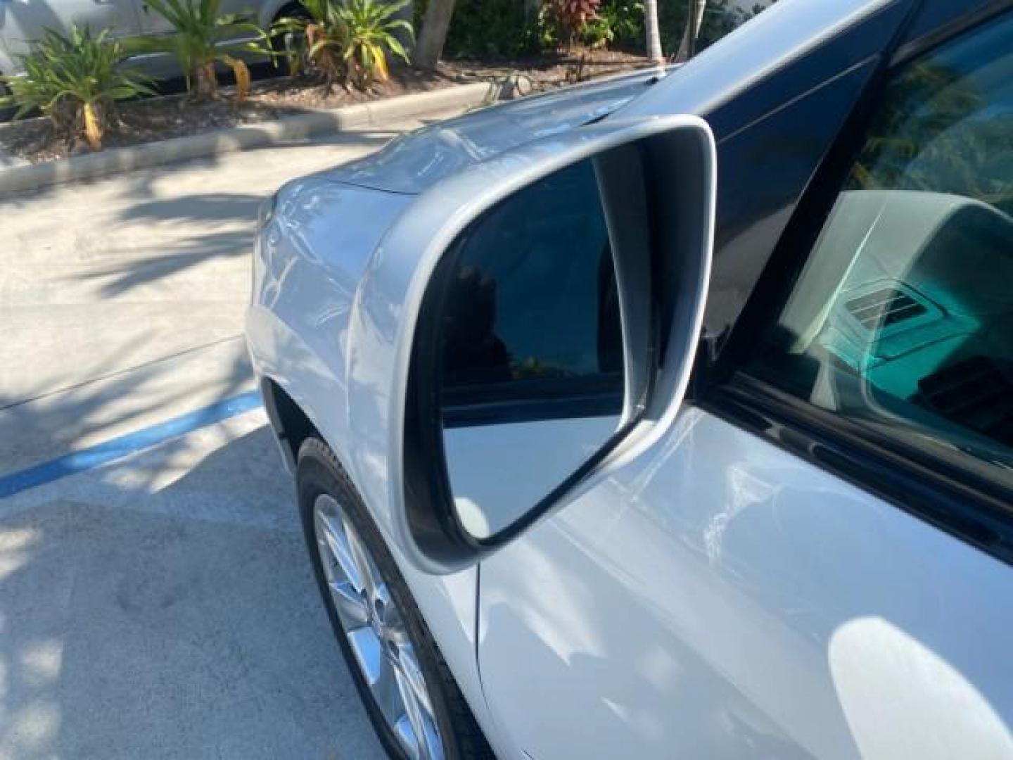 2008 Crystal White /Ivory Lexus RX 350 LUXERY 1 OWNER FL LOW MILES 48,341 (2T2GK31U68C) with an 3.5L DOHC SFI 24-Valve V6 Engine engine, Automatic transmission, located at 4701 North Dixie Hwy, Pompano Beach, FL, 33064, (954) 422-2889, 26.240938, -80.123474 - OUR WEBPAGE FLORIDACARS1.COM HAS OVER 100 PHOTOS AND FREE CARFAX LINK 2008 Lexus RX 350 1 OWNER FLORIDA SUNROOF $ 45,101 NEW ! 2008 LEXUS RX 350 VIN: 2T2GK31U68C046814 2 T 2 G K 3 1 U 6 8 C 0 4 6 8 1 4 4 DOOR WAGON/SPORT UTILITY 3.5L V6 F DOHC 24V GASOLINE FRONT WHEEL DRIVE Top Features Alloy Wheels - Photo#49