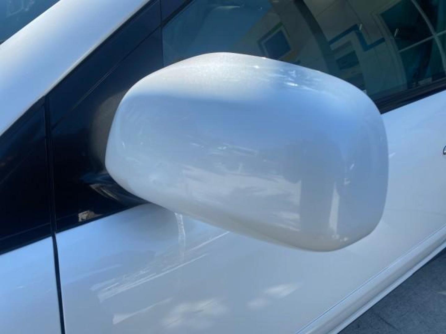 2008 Crystal White /Ivory Lexus RX 350 LUXERY 1 OWNER FL LOW MILES 48,341 (2T2GK31U68C) with an 3.5L DOHC SFI 24-Valve V6 Engine engine, Automatic transmission, located at 4701 North Dixie Hwy, Pompano Beach, FL, 33064, (954) 422-2889, 26.240938, -80.123474 - OUR WEBPAGE FLORIDACARS1.COM HAS OVER 100 PHOTOS AND FREE CARFAX LINK 2008 Lexus RX 350 1 OWNER FLORIDA SUNROOF $ 45,101 NEW ! 2008 LEXUS RX 350 VIN: 2T2GK31U68C046814 2 T 2 G K 3 1 U 6 8 C 0 4 6 8 1 4 4 DOOR WAGON/SPORT UTILITY 3.5L V6 F DOHC 24V GASOLINE FRONT WHEEL DRIVE Top Features Alloy Wheels - Photo#50