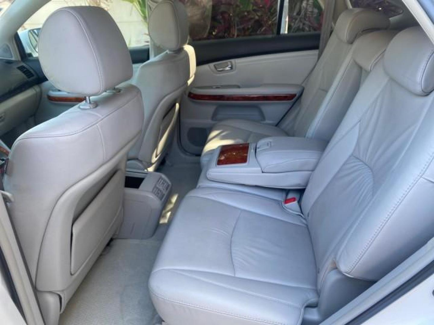 2008 Crystal White /Ivory Lexus RX 350 LUXERY 1 OWNER FL LOW MILES 48,341 (2T2GK31U68C) with an 3.5L DOHC SFI 24-Valve V6 Engine engine, Automatic transmission, located at 4701 North Dixie Hwy, Pompano Beach, FL, 33064, (954) 422-2889, 26.240938, -80.123474 - OUR WEBPAGE FLORIDACARS1.COM HAS OVER 100 PHOTOS AND FREE CARFAX LINK 2008 Lexus RX 350 1 OWNER FLORIDA SUNROOF $ 45,101 NEW ! 2008 LEXUS RX 350 VIN: 2T2GK31U68C046814 2 T 2 G K 3 1 U 6 8 C 0 4 6 8 1 4 4 DOOR WAGON/SPORT UTILITY 3.5L V6 F DOHC 24V GASOLINE FRONT WHEEL DRIVE Top Features Alloy Wheels - Photo#54