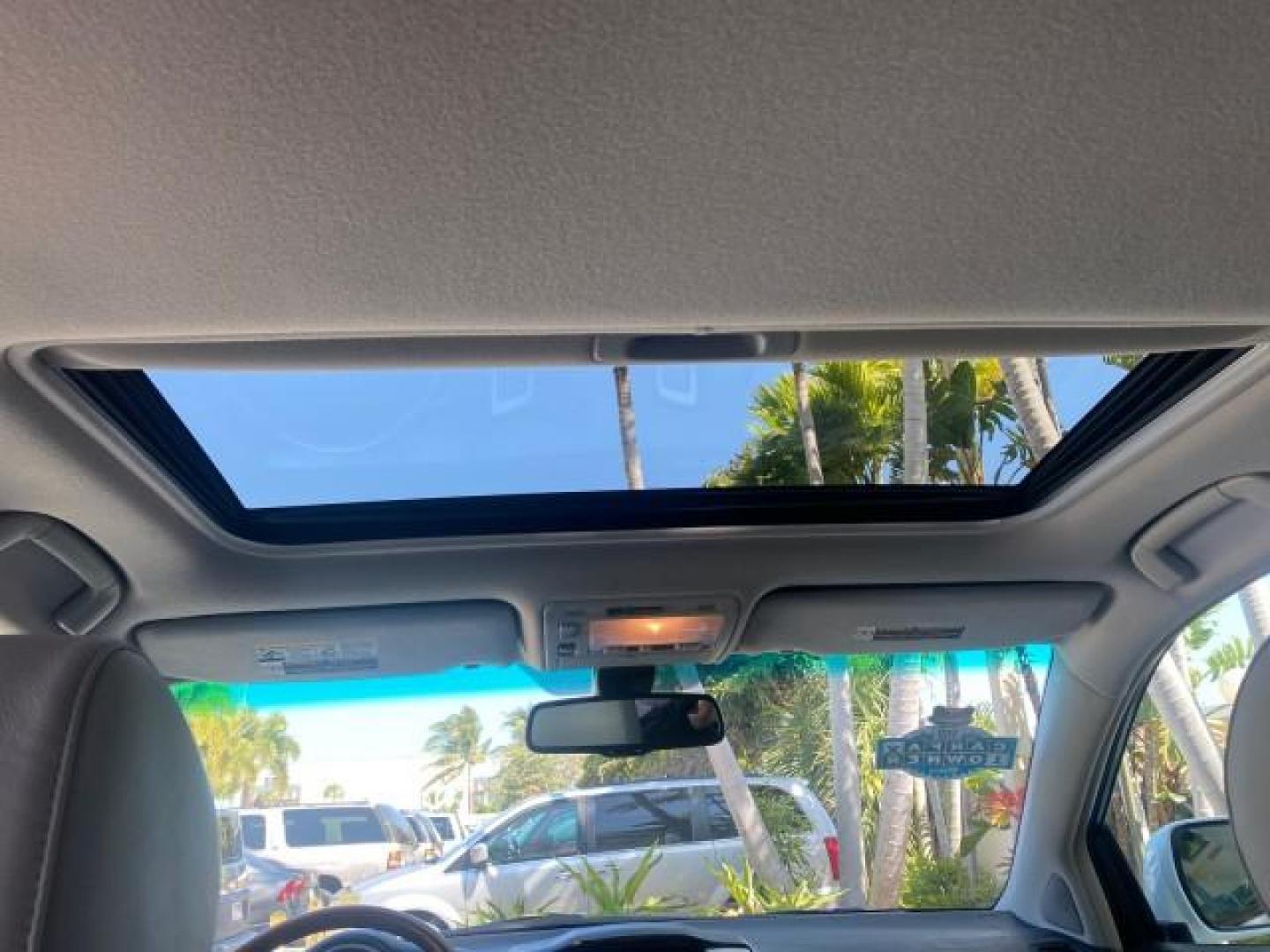 2008 Crystal White /Ivory Lexus RX 350 LUXERY 1 OWNER FL LOW MILES 48,341 (2T2GK31U68C) with an 3.5L DOHC SFI 24-Valve V6 Engine engine, Automatic transmission, located at 4701 North Dixie Hwy, Pompano Beach, FL, 33064, (954) 422-2889, 26.240938, -80.123474 - OUR WEBPAGE FLORIDACARS1.COM HAS OVER 100 PHOTOS AND FREE CARFAX LINK 2008 Lexus RX 350 1 OWNER FLORIDA SUNROOF $ 45,101 NEW ! 2008 LEXUS RX 350 VIN: 2T2GK31U68C046814 2 T 2 G K 3 1 U 6 8 C 0 4 6 8 1 4 4 DOOR WAGON/SPORT UTILITY 3.5L V6 F DOHC 24V GASOLINE FRONT WHEEL DRIVE Top Features Alloy Wheels - Photo#56