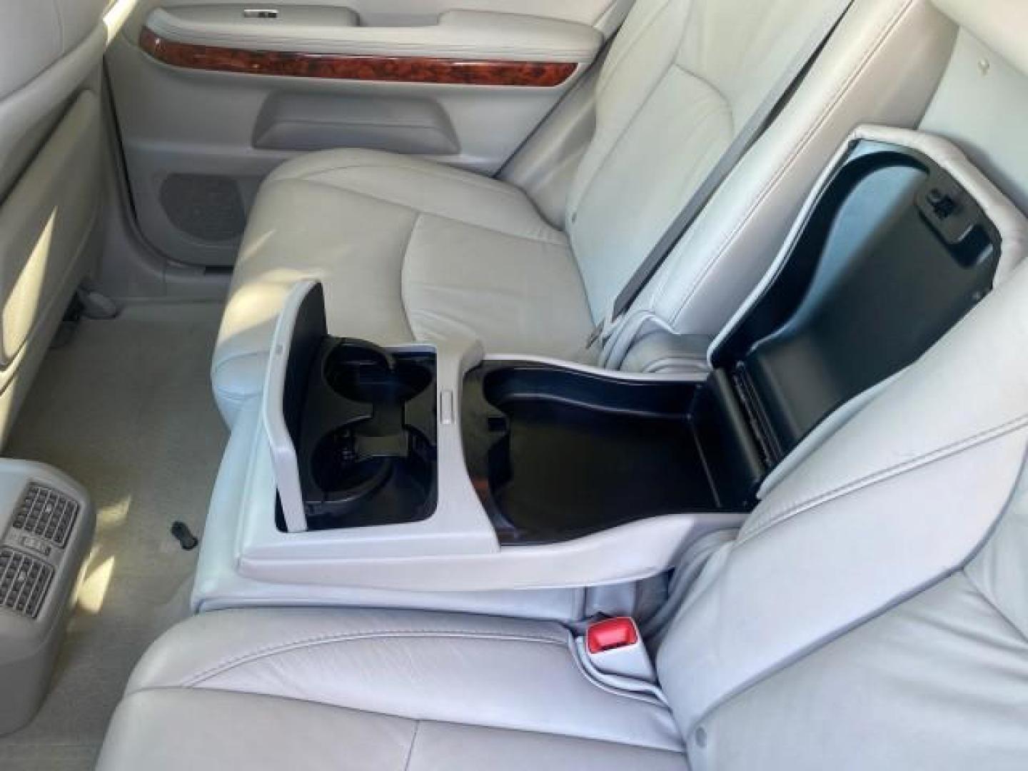 2008 Crystal White /Ivory Lexus RX 350 LUXERY 1 OWNER FL LOW MILES 48,341 (2T2GK31U68C) with an 3.5L DOHC SFI 24-Valve V6 Engine engine, Automatic transmission, located at 4701 North Dixie Hwy, Pompano Beach, FL, 33064, (954) 422-2889, 26.240938, -80.123474 - OUR WEBPAGE FLORIDACARS1.COM HAS OVER 100 PHOTOS AND FREE CARFAX LINK 2008 Lexus RX 350 1 OWNER FLORIDA SUNROOF $ 45,101 NEW ! 2008 LEXUS RX 350 VIN: 2T2GK31U68C046814 2 T 2 G K 3 1 U 6 8 C 0 4 6 8 1 4 4 DOOR WAGON/SPORT UTILITY 3.5L V6 F DOHC 24V GASOLINE FRONT WHEEL DRIVE Top Features Alloy Wheels - Photo#59