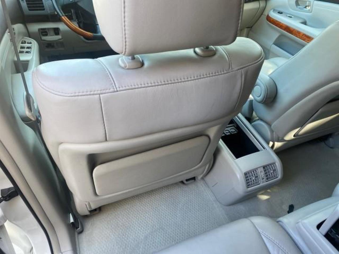 2008 Crystal White /Ivory Lexus RX 350 LUXERY 1 OWNER FL LOW MILES 48,341 (2T2GK31U68C) with an 3.5L DOHC SFI 24-Valve V6 Engine engine, Automatic transmission, located at 4701 North Dixie Hwy, Pompano Beach, FL, 33064, (954) 422-2889, 26.240938, -80.123474 - OUR WEBPAGE FLORIDACARS1.COM HAS OVER 100 PHOTOS AND FREE CARFAX LINK 2008 Lexus RX 350 1 OWNER FLORIDA SUNROOF $ 45,101 NEW ! 2008 LEXUS RX 350 VIN: 2T2GK31U68C046814 2 T 2 G K 3 1 U 6 8 C 0 4 6 8 1 4 4 DOOR WAGON/SPORT UTILITY 3.5L V6 F DOHC 24V GASOLINE FRONT WHEEL DRIVE Top Features Alloy Wheels - Photo#60