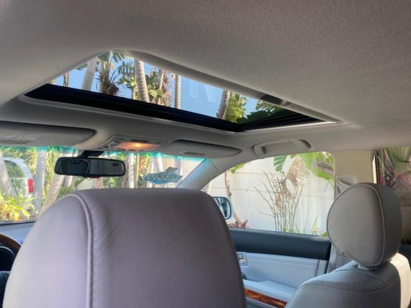 2008 Crystal White /Ivory Lexus RX 350 LUXERY 1 OWNER FL LOW MILES 48,341 (2T2GK31U68C) with an 3.5L DOHC SFI 24-Valve V6 Engine engine, Automatic transmission, located at 4701 North Dixie Hwy, Pompano Beach, FL, 33064, (954) 422-2889, 26.240938, -80.123474 - OUR WEBPAGE FLORIDACARS1.COM HAS OVER 100 PHOTOS AND FREE CARFAX LINK 2008 Lexus RX 350 1 OWNER FLORIDA SUNROOF $ 45,101 NEW ! 2008 LEXUS RX 350 VIN: 2T2GK31U68C046814 2 T 2 G K 3 1 U 6 8 C 0 4 6 8 1 4 4 DOOR WAGON/SPORT UTILITY 3.5L V6 F DOHC 24V GASOLINE FRONT WHEEL DRIVE Top Features Alloy Wheels - Photo#61