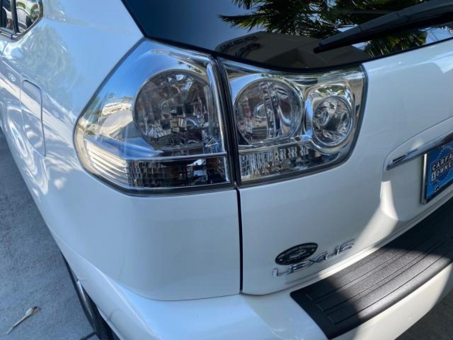 2008 Crystal White /Ivory Lexus RX 350 LUXERY 1 OWNER FL LOW MILES 48,341 (2T2GK31U68C) with an 3.5L DOHC SFI 24-Valve V6 Engine engine, Automatic transmission, located at 4701 North Dixie Hwy, Pompano Beach, FL, 33064, (954) 422-2889, 26.240938, -80.123474 - OUR WEBPAGE FLORIDACARS1.COM HAS OVER 100 PHOTOS AND FREE CARFAX LINK 2008 Lexus RX 350 1 OWNER FLORIDA SUNROOF $ 45,101 NEW ! 2008 LEXUS RX 350 VIN: 2T2GK31U68C046814 2 T 2 G K 3 1 U 6 8 C 0 4 6 8 1 4 4 DOOR WAGON/SPORT UTILITY 3.5L V6 F DOHC 24V GASOLINE FRONT WHEEL DRIVE Top Features Alloy Wheels - Photo#67