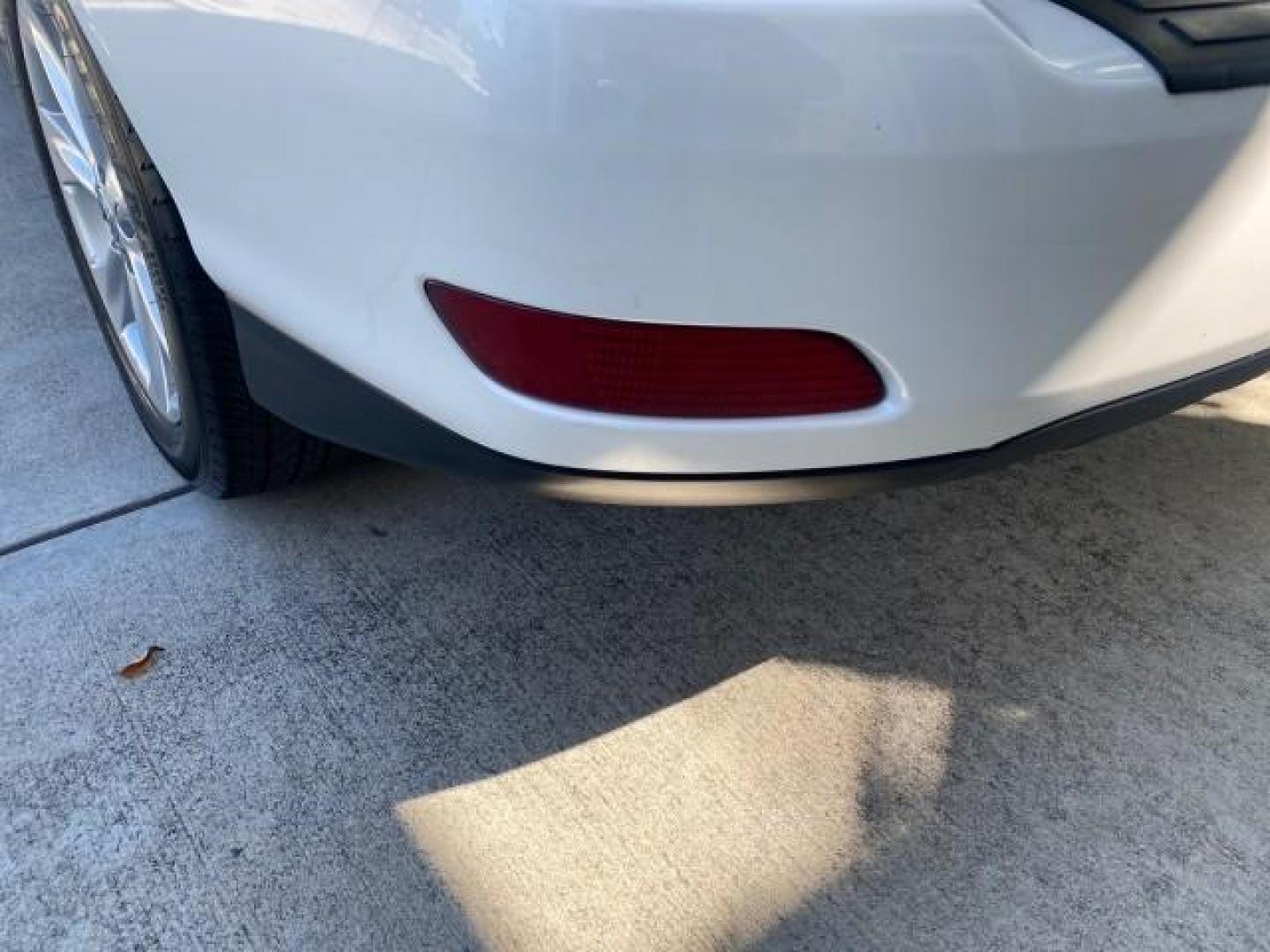 2008 Crystal White /Ivory Lexus RX 350 LUXERY 1 OWNER FL LOW MILES 48,341 (2T2GK31U68C) with an 3.5L DOHC SFI 24-Valve V6 Engine engine, Automatic transmission, located at 4701 North Dixie Hwy, Pompano Beach, FL, 33064, (954) 422-2889, 26.240938, -80.123474 - OUR WEBPAGE FLORIDACARS1.COM HAS OVER 100 PHOTOS AND FREE CARFAX LINK 2008 Lexus RX 350 1 OWNER FLORIDA SUNROOF $ 45,101 NEW ! 2008 LEXUS RX 350 VIN: 2T2GK31U68C046814 2 T 2 G K 3 1 U 6 8 C 0 4 6 8 1 4 4 DOOR WAGON/SPORT UTILITY 3.5L V6 F DOHC 24V GASOLINE FRONT WHEEL DRIVE Top Features Alloy Wheels - Photo#68