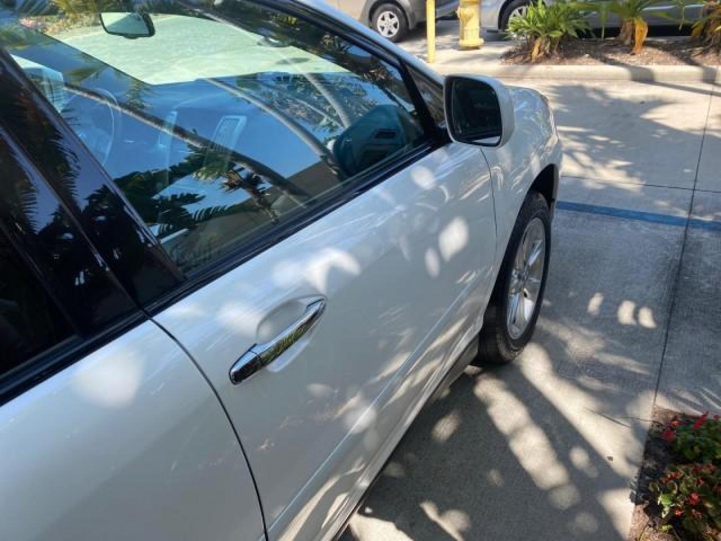 2008 Crystal White /Ivory Lexus RX 350 LUXERY 1 OWNER FL LOW MILES 48,341 (2T2GK31U68C) with an 3.5L DOHC SFI 24-Valve V6 Engine engine, Automatic transmission, located at 4701 North Dixie Hwy, Pompano Beach, FL, 33064, (954) 422-2889, 26.240938, -80.123474 - OUR WEBPAGE FLORIDACARS1.COM HAS OVER 100 PHOTOS AND FREE CARFAX LINK 2008 Lexus RX 350 1 OWNER FLORIDA SUNROOF $ 45,101 NEW ! 2008 LEXUS RX 350 VIN: 2T2GK31U68C046814 2 T 2 G K 3 1 U 6 8 C 0 4 6 8 1 4 4 DOOR WAGON/SPORT UTILITY 3.5L V6 F DOHC 24V GASOLINE FRONT WHEEL DRIVE Top Features Alloy Wheels - Photo#84