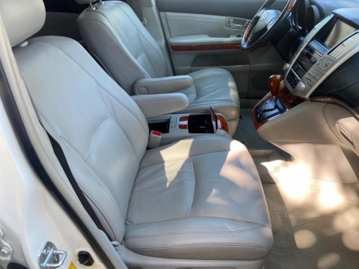 2008 Crystal White /Ivory Lexus RX 350 LUXERY 1 OWNER FL LOW MILES 48,341 (2T2GK31U68C) with an 3.5L DOHC SFI 24-Valve V6 Engine engine, Automatic transmission, located at 4701 North Dixie Hwy, Pompano Beach, FL, 33064, (954) 422-2889, 26.240938, -80.123474 - OUR WEBPAGE FLORIDACARS1.COM HAS OVER 100 PHOTOS AND FREE CARFAX LINK 2008 Lexus RX 350 1 OWNER FLORIDA SUNROOF $ 45,101 NEW ! 2008 LEXUS RX 350 VIN: 2T2GK31U68C046814 2 T 2 G K 3 1 U 6 8 C 0 4 6 8 1 4 4 DOOR WAGON/SPORT UTILITY 3.5L V6 F DOHC 24V GASOLINE FRONT WHEEL DRIVE Top Features Alloy Wheels - Photo#87