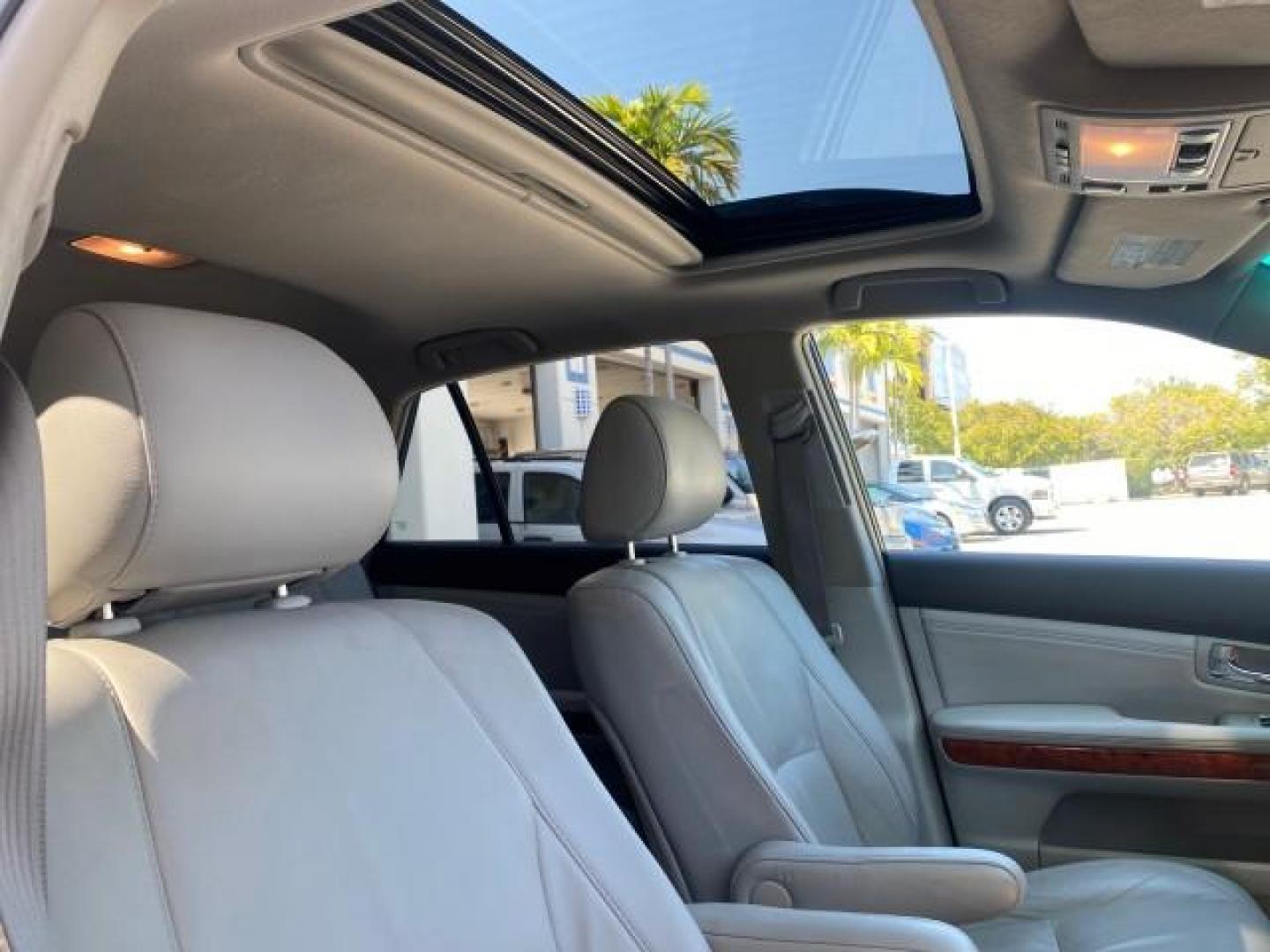 2008 Crystal White /Ivory Lexus RX 350 LUXERY 1 OWNER FL LOW MILES 48,341 (2T2GK31U68C) with an 3.5L DOHC SFI 24-Valve V6 Engine engine, Automatic transmission, located at 4701 North Dixie Hwy, Pompano Beach, FL, 33064, (954) 422-2889, 26.240938, -80.123474 - OUR WEBPAGE FLORIDACARS1.COM HAS OVER 100 PHOTOS AND FREE CARFAX LINK 2008 Lexus RX 350 1 OWNER FLORIDA SUNROOF $ 45,101 NEW ! 2008 LEXUS RX 350 VIN: 2T2GK31U68C046814 2 T 2 G K 3 1 U 6 8 C 0 4 6 8 1 4 4 DOOR WAGON/SPORT UTILITY 3.5L V6 F DOHC 24V GASOLINE FRONT WHEEL DRIVE Top Features Alloy Wheels - Photo#88