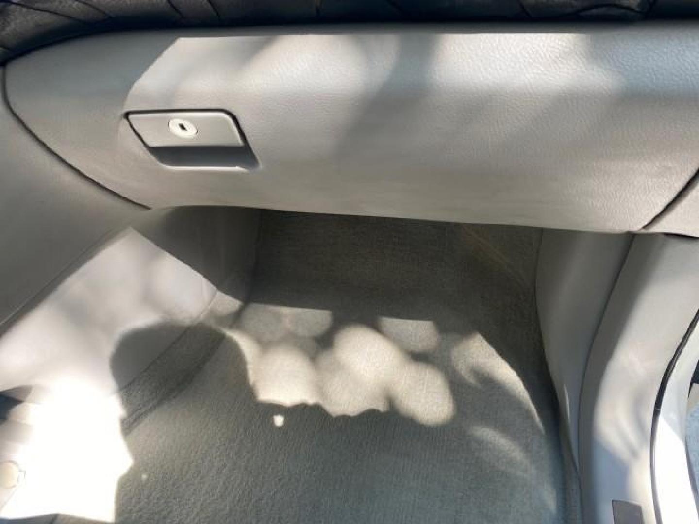 2008 Crystal White /Ivory Lexus RX 350 LUXERY 1 OWNER FL LOW MILES 48,341 (2T2GK31U68C) with an 3.5L DOHC SFI 24-Valve V6 Engine engine, Automatic transmission, located at 4701 North Dixie Hwy, Pompano Beach, FL, 33064, (954) 422-2889, 26.240938, -80.123474 - OUR WEBPAGE FLORIDACARS1.COM HAS OVER 100 PHOTOS AND FREE CARFAX LINK 2008 Lexus RX 350 1 OWNER FLORIDA SUNROOF $ 45,101 NEW ! 2008 LEXUS RX 350 VIN: 2T2GK31U68C046814 2 T 2 G K 3 1 U 6 8 C 0 4 6 8 1 4 4 DOOR WAGON/SPORT UTILITY 3.5L V6 F DOHC 24V GASOLINE FRONT WHEEL DRIVE Top Features Alloy Wheels - Photo#90