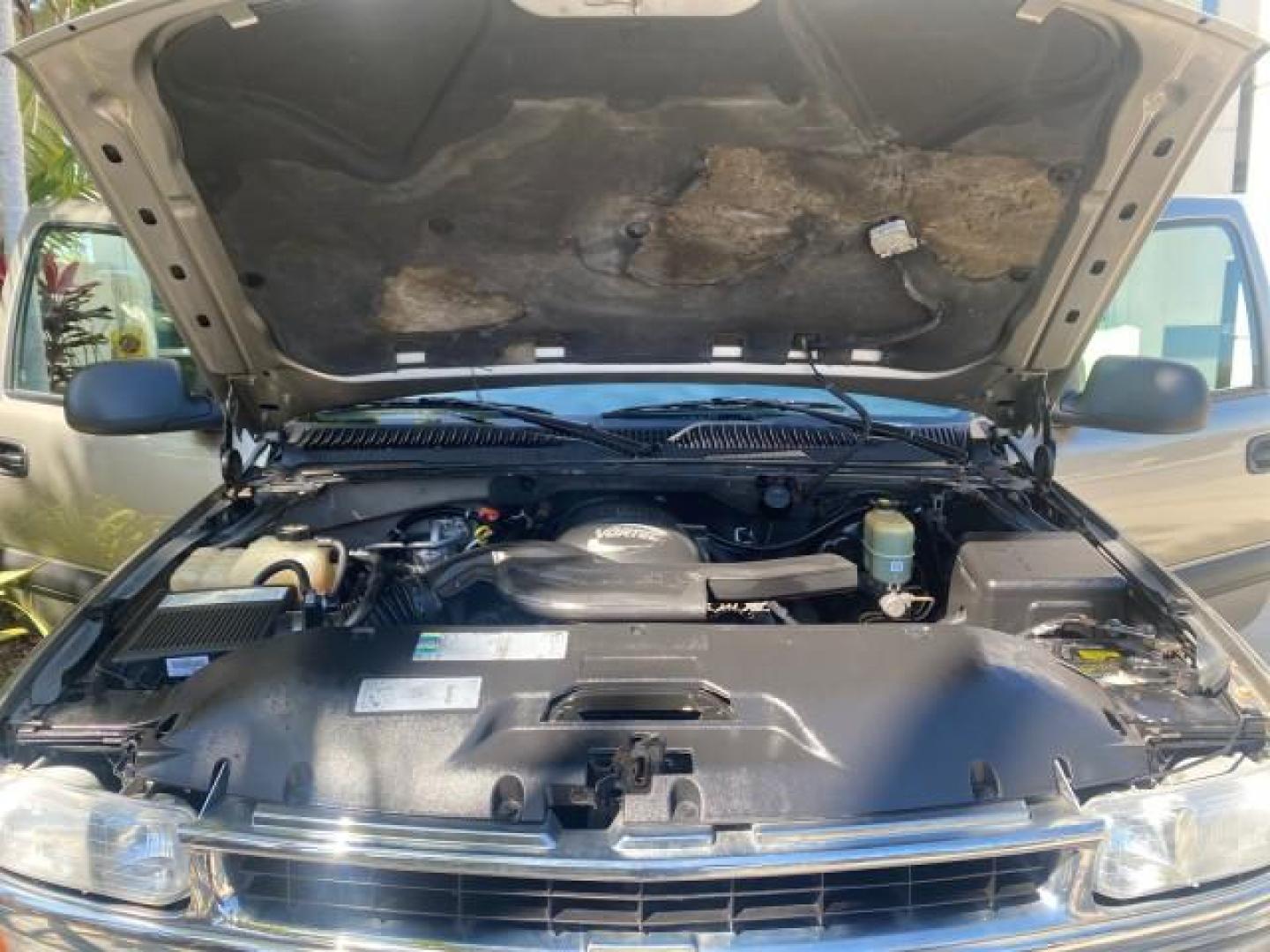 2002 Light Pewter Metallic /Gpht/Med Gray Chevrolet Tahoe LS FLORIDA LOW MILES 55,735 (1GNEC13Z72R) with an 5.3L Vortec 1000 SFI V8 Engine engine, Automatic transmission, located at 4701 North Dixie Hwy, Pompano Beach, FL, 33064, (954) 422-2889, 26.240938, -80.123474 - OUR WEBPAGE FLORIDACARS1.COM HAS OVER 100 PHOTOS AND FREE CARFAX LINK 2002 CHEVROLET TAHOE LS LEATHER $ 35,524 NEW VIN: 1GNEC13Z72R225695 1 G N E C 1 3 Z 7 2 R 2 2 5 6 9 5 4 DOOR WAGON/SPORT UTILITY 5.3L V8 F FLEX FUEL REAR WHEEL DRIVE Top Features Alloy Wheels Cloth Seats Running Boards Basic Featu - Photo#17