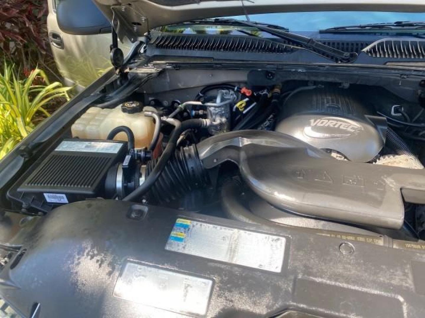 2002 Light Pewter Metallic /Gpht/Med Gray Chevrolet Tahoe LS FLORIDA LOW MILES 55,735 (1GNEC13Z72R) with an 5.3L Vortec 1000 SFI V8 Engine engine, Automatic transmission, located at 4701 North Dixie Hwy, Pompano Beach, FL, 33064, (954) 422-2889, 26.240938, -80.123474 - OUR WEBPAGE FLORIDACARS1.COM HAS OVER 100 PHOTOS AND FREE CARFAX LINK 2002 CHEVROLET TAHOE LS LEATHER $ 35,524 NEW VIN: 1GNEC13Z72R225695 1 G N E C 1 3 Z 7 2 R 2 2 5 6 9 5 4 DOOR WAGON/SPORT UTILITY 5.3L V8 F FLEX FUEL REAR WHEEL DRIVE Top Features Alloy Wheels Cloth Seats Running Boards Basic Featu - Photo#24