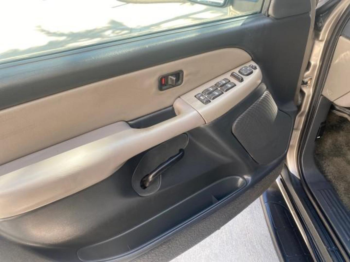 2002 Light Pewter Metallic /Gpht/Med Gray Chevrolet Tahoe LS FLORIDA LOW MILES 55,735 (1GNEC13Z72R) with an 5.3L Vortec 1000 SFI V8 Engine engine, Automatic transmission, located at 4701 North Dixie Hwy, Pompano Beach, FL, 33064, (954) 422-2889, 26.240938, -80.123474 - OUR WEBPAGE FLORIDACARS1.COM HAS OVER 100 PHOTOS AND FREE CARFAX LINK 2002 CHEVROLET TAHOE LS LEATHER $ 35,524 NEW VIN: 1GNEC13Z72R225695 1 G N E C 1 3 Z 7 2 R 2 2 5 6 9 5 4 DOOR WAGON/SPORT UTILITY 5.3L V8 F FLEX FUEL REAR WHEEL DRIVE Top Features Alloy Wheels Cloth Seats Running Boards Basic Featu - Photo#26
