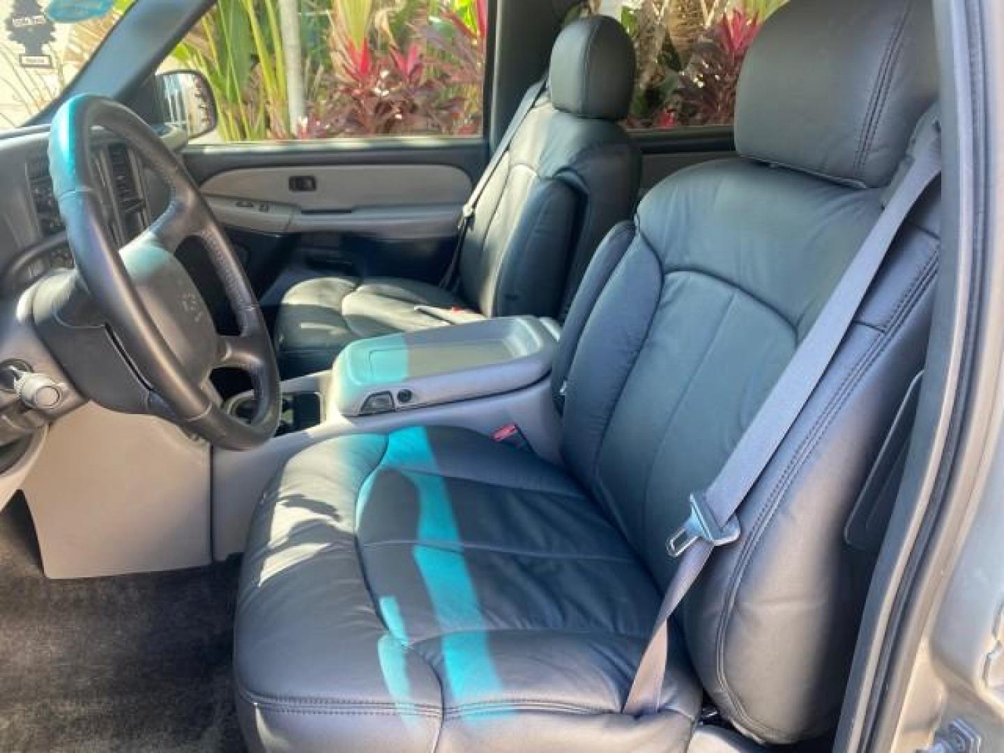 2002 Light Pewter Metallic /Gpht/Med Gray Chevrolet Tahoe LS FLORIDA LOW MILES 55,735 (1GNEC13Z72R) with an 5.3L Vortec 1000 SFI V8 Engine engine, Automatic transmission, located at 4701 North Dixie Hwy, Pompano Beach, FL, 33064, (954) 422-2889, 26.240938, -80.123474 - OUR WEBPAGE FLORIDACARS1.COM HAS OVER 100 PHOTOS AND FREE CARFAX LINK 2002 CHEVROLET TAHOE LS LEATHER $ 35,524 NEW VIN: 1GNEC13Z72R225695 1 G N E C 1 3 Z 7 2 R 2 2 5 6 9 5 4 DOOR WAGON/SPORT UTILITY 5.3L V8 F FLEX FUEL REAR WHEEL DRIVE Top Features Alloy Wheels Cloth Seats Running Boards Basic Featu - Photo#27