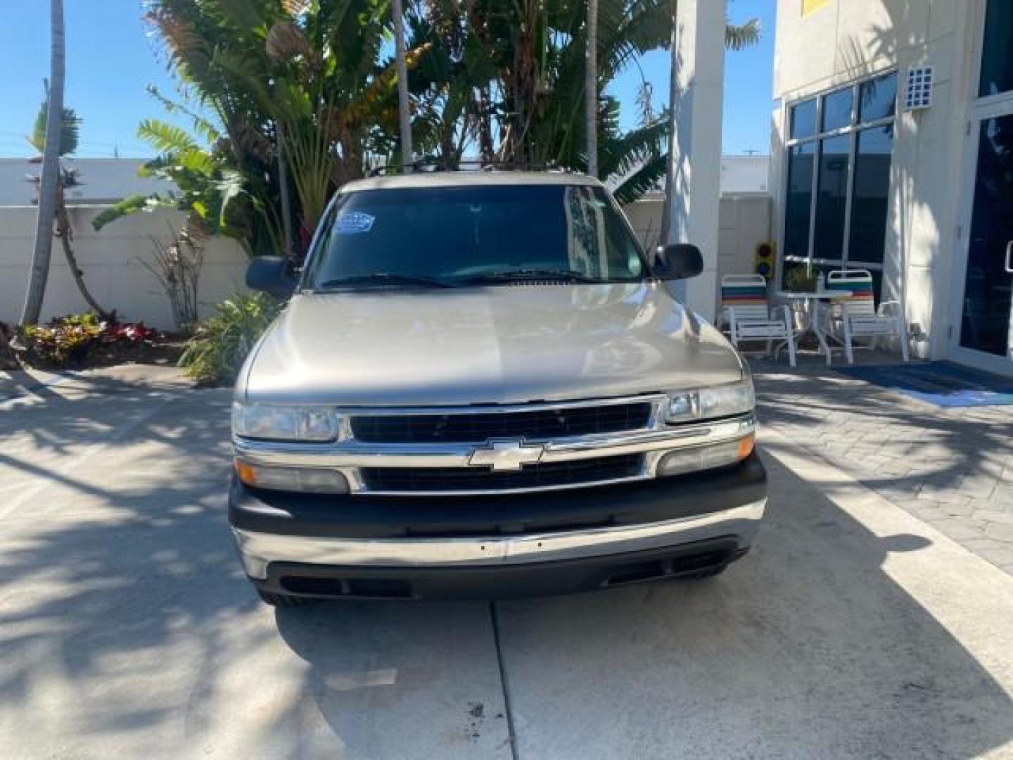 2002 Light Pewter Metallic /Gpht/Med Gray Chevrolet Tahoe LS FLORIDA LOW MILES 55,735 (1GNEC13Z72R) with an 5.3L Vortec 1000 SFI V8 Engine engine, Automatic transmission, located at 4701 North Dixie Hwy, Pompano Beach, FL, 33064, (954) 422-2889, 26.240938, -80.123474 - OUR WEBPAGE FLORIDACARS1.COM HAS OVER 100 PHOTOS AND FREE CARFAX LINK 2002 CHEVROLET TAHOE LS LEATHER $ 35,524 NEW VIN: 1GNEC13Z72R225695 1 G N E C 1 3 Z 7 2 R 2 2 5 6 9 5 4 DOOR WAGON/SPORT UTILITY 5.3L V8 F FLEX FUEL REAR WHEEL DRIVE Top Features Alloy Wheels Cloth Seats Running Boards Basic Featu - Photo#2