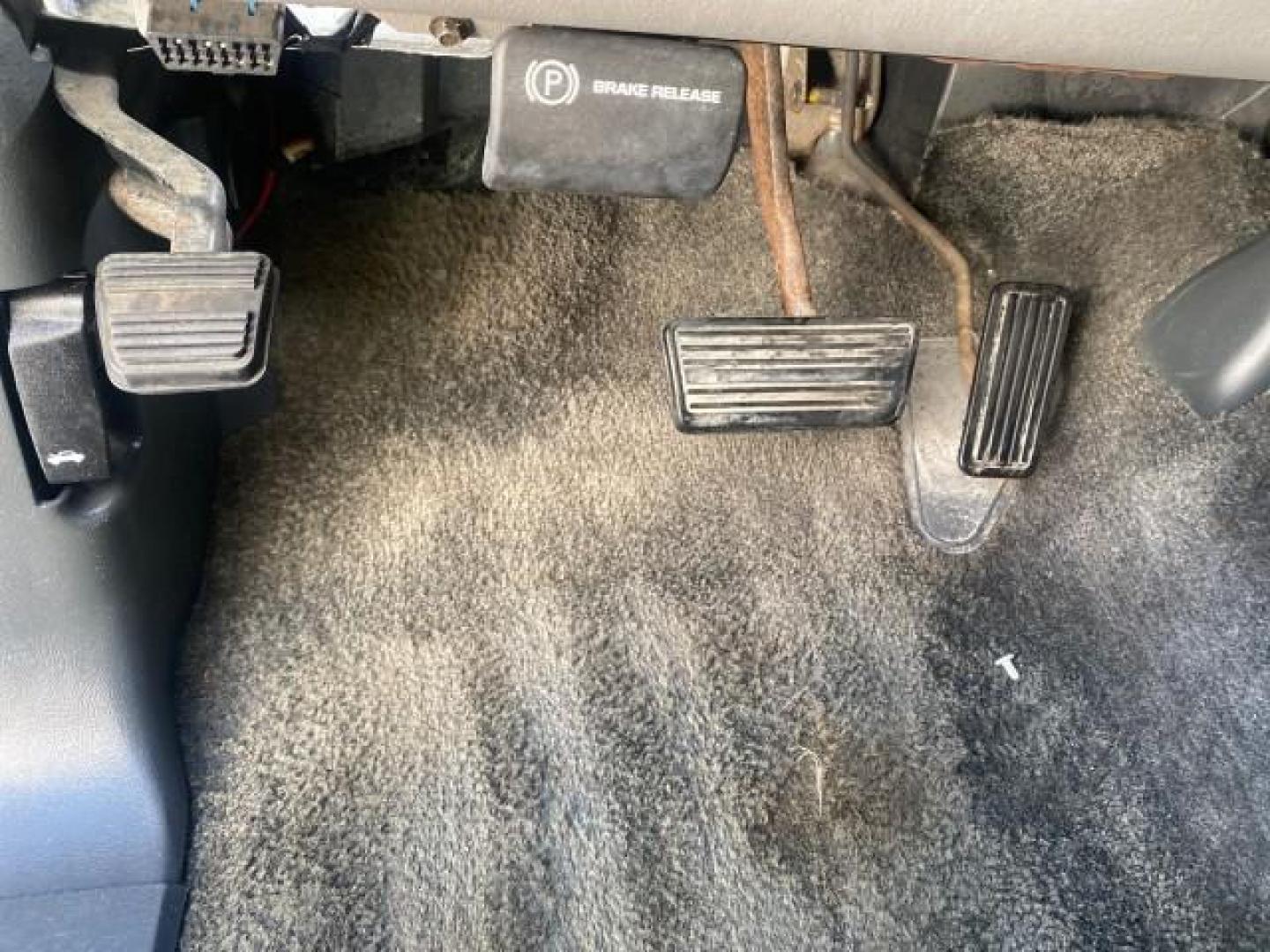 2002 Light Pewter Metallic /Gpht/Med Gray Chevrolet Tahoe LS FLORIDA LOW MILES 55,735 (1GNEC13Z72R) with an 5.3L Vortec 1000 SFI V8 Engine engine, Automatic transmission, located at 4701 North Dixie Hwy, Pompano Beach, FL, 33064, (954) 422-2889, 26.240938, -80.123474 - OUR WEBPAGE FLORIDACARS1.COM HAS OVER 100 PHOTOS AND FREE CARFAX LINK 2002 CHEVROLET TAHOE LS LEATHER $ 35,524 NEW VIN: 1GNEC13Z72R225695 1 G N E C 1 3 Z 7 2 R 2 2 5 6 9 5 4 DOOR WAGON/SPORT UTILITY 5.3L V8 F FLEX FUEL REAR WHEEL DRIVE Top Features Alloy Wheels Cloth Seats Running Boards Basic Featu - Photo#33