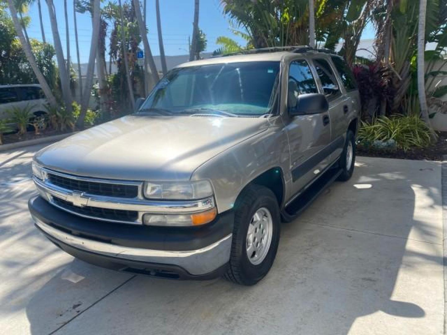 2002 Light Pewter Metallic /Gpht/Med Gray Chevrolet Tahoe LS FLORIDA LOW MILES 55,735 (1GNEC13Z72R) with an 5.3L Vortec 1000 SFI V8 Engine engine, Automatic transmission, located at 4701 North Dixie Hwy, Pompano Beach, FL, 33064, (954) 422-2889, 26.240938, -80.123474 - OUR WEBPAGE FLORIDACARS1.COM HAS OVER 100 PHOTOS AND FREE CARFAX LINK 2002 CHEVROLET TAHOE LS LEATHER $ 35,524 NEW VIN: 1GNEC13Z72R225695 1 G N E C 1 3 Z 7 2 R 2 2 5 6 9 5 4 DOOR WAGON/SPORT UTILITY 5.3L V8 F FLEX FUEL REAR WHEEL DRIVE Top Features Alloy Wheels Cloth Seats Running Boards Basic Featu - Photo#3