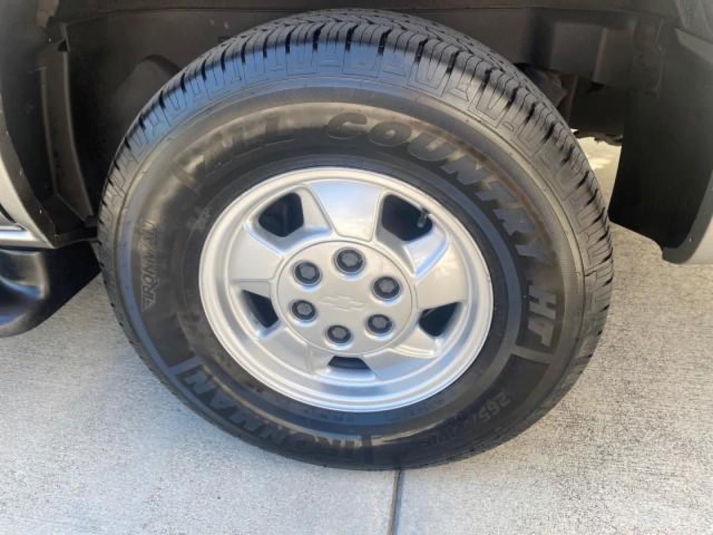 2002 Light Pewter Metallic /Gpht/Med Gray Chevrolet Tahoe LS FLORIDA LOW MILES 55,735 (1GNEC13Z72R) with an 5.3L Vortec 1000 SFI V8 Engine engine, Automatic transmission, located at 4701 North Dixie Hwy, Pompano Beach, FL, 33064, (954) 422-2889, 26.240938, -80.123474 - OUR WEBPAGE FLORIDACARS1.COM HAS OVER 100 PHOTOS AND FREE CARFAX LINK 2002 CHEVROLET TAHOE LS LEATHER $ 35,524 NEW VIN: 1GNEC13Z72R225695 1 G N E C 1 3 Z 7 2 R 2 2 5 6 9 5 4 DOOR WAGON/SPORT UTILITY 5.3L V8 F FLEX FUEL REAR WHEEL DRIVE Top Features Alloy Wheels Cloth Seats Running Boards Basic Featu - Photo#73