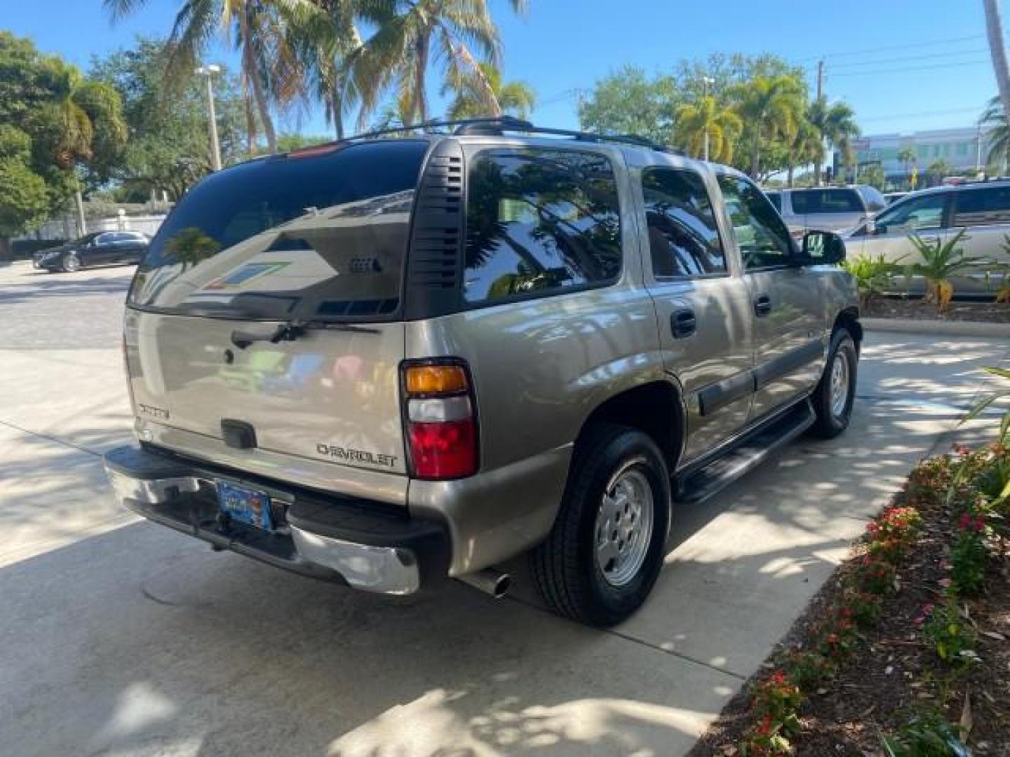 2002 Light Pewter Metallic /Gpht/Med Gray Chevrolet Tahoe LS FLORIDA LOW MILES 55,735 (1GNEC13Z72R) with an 5.3L Vortec 1000 SFI V8 Engine engine, Automatic transmission, located at 4701 North Dixie Hwy, Pompano Beach, FL, 33064, (954) 422-2889, 26.240938, -80.123474 - OUR WEBPAGE FLORIDACARS1.COM HAS OVER 100 PHOTOS AND FREE CARFAX LINK 2002 CHEVROLET TAHOE LS LEATHER $ 35,524 NEW VIN: 1GNEC13Z72R225695 1 G N E C 1 3 Z 7 2 R 2 2 5 6 9 5 4 DOOR WAGON/SPORT UTILITY 5.3L V8 F FLEX FUEL REAR WHEEL DRIVE Top Features Alloy Wheels Cloth Seats Running Boards Basic Featu - Photo#7