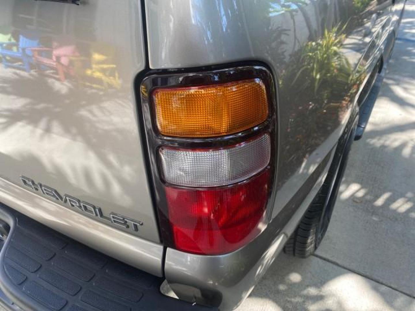 2002 Light Pewter Metallic /Gpht/Med Gray Chevrolet Tahoe LS FLORIDA LOW MILES 55,735 (1GNEC13Z72R) with an 5.3L Vortec 1000 SFI V8 Engine engine, Automatic transmission, located at 4701 North Dixie Hwy, Pompano Beach, FL, 33064, (954) 422-2889, 26.240938, -80.123474 - OUR WEBPAGE FLORIDACARS1.COM HAS OVER 100 PHOTOS AND FREE CARFAX LINK 2002 CHEVROLET TAHOE LS LEATHER $ 35,524 NEW VIN: 1GNEC13Z72R225695 1 G N E C 1 3 Z 7 2 R 2 2 5 6 9 5 4 DOOR WAGON/SPORT UTILITY 5.3L V8 F FLEX FUEL REAR WHEEL DRIVE Top Features Alloy Wheels Cloth Seats Running Boards Basic Featu - Photo#83