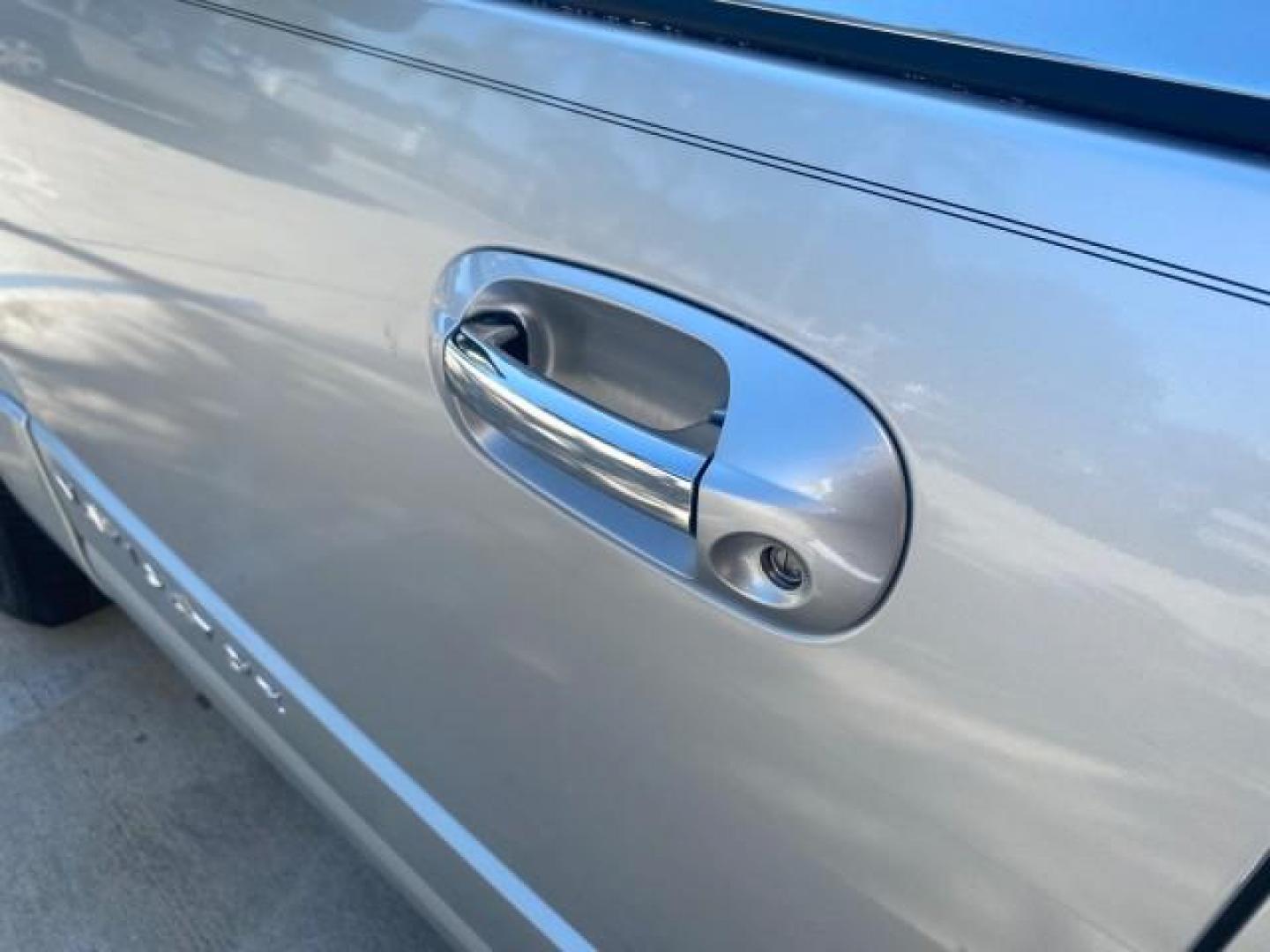 2011 Sterling Gray Metallic /Stone Lincoln Navigator 1 OWNER LOW MILES 53,320 (5LMJJ2H54BE) with an 5.4L SOHC 24-Valve V8 FFV Engine engine, Automatic transmission, located at 4701 North Dixie Hwy, Pompano Beach, FL, 33064, (954) 422-2889, 26.240938, -80.123474 - OUR WEBPAGE FLORIDACARS1.COM HAS OVER 100 PHOTOS AND FREE CARFAX LINK 2011 LINCOLN NAVIGATOR WE ADDED NEW FRONT ROTORS AND PADS VIN: 5LMJJ2H54BEJ04941 5 L M J J 2 H 5 4 B E J 0 4 9 4 1 4 DOOR WAGON/SPORT UTILITY 5.4L V8 F SOHC 24V FLEX FUEL REAR WHEEL DRIVE Top Features A/C Seat(s) Quad Seats Alloy - Photo#27